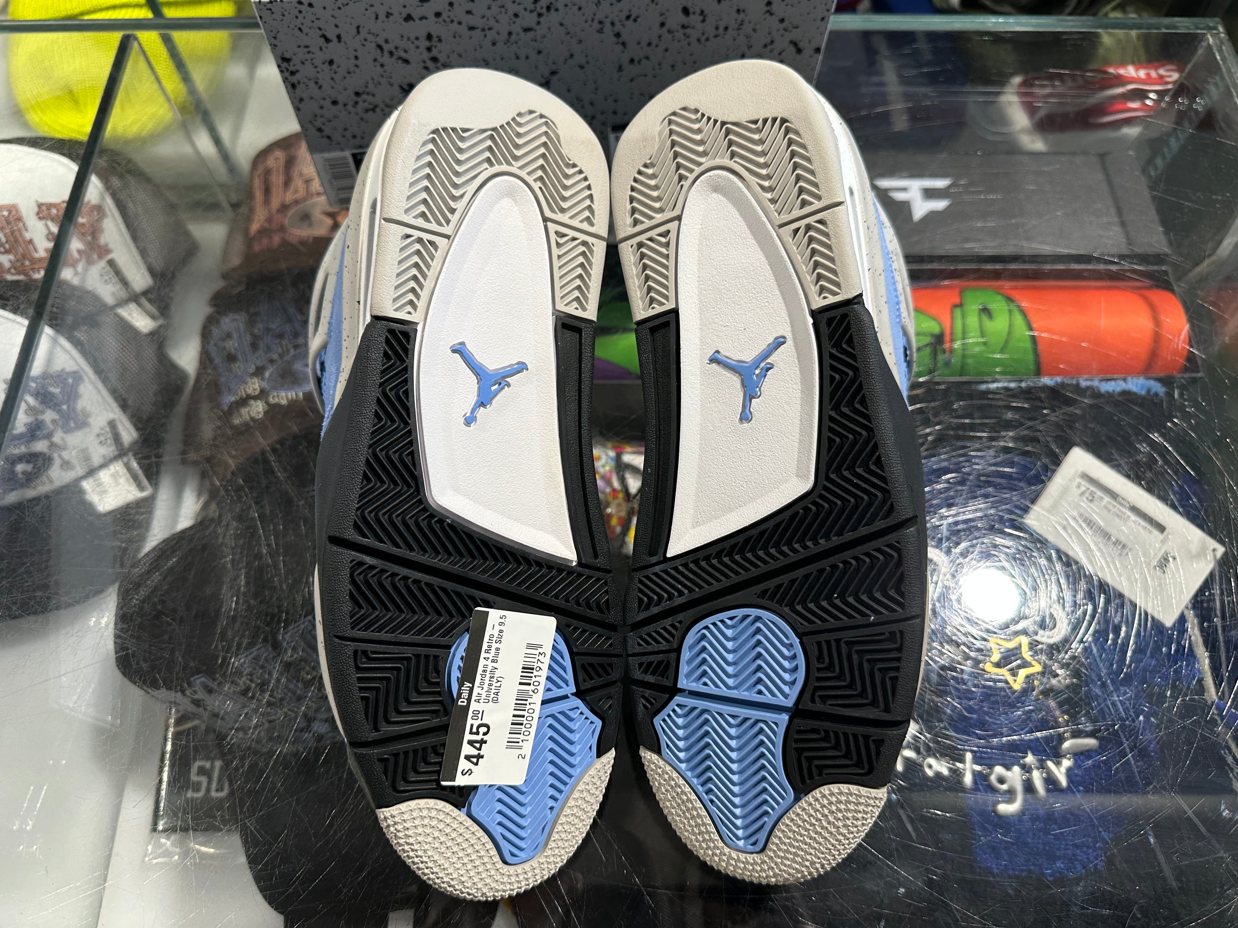 Air Jordan 4 Retro - University Blue Size 9.5