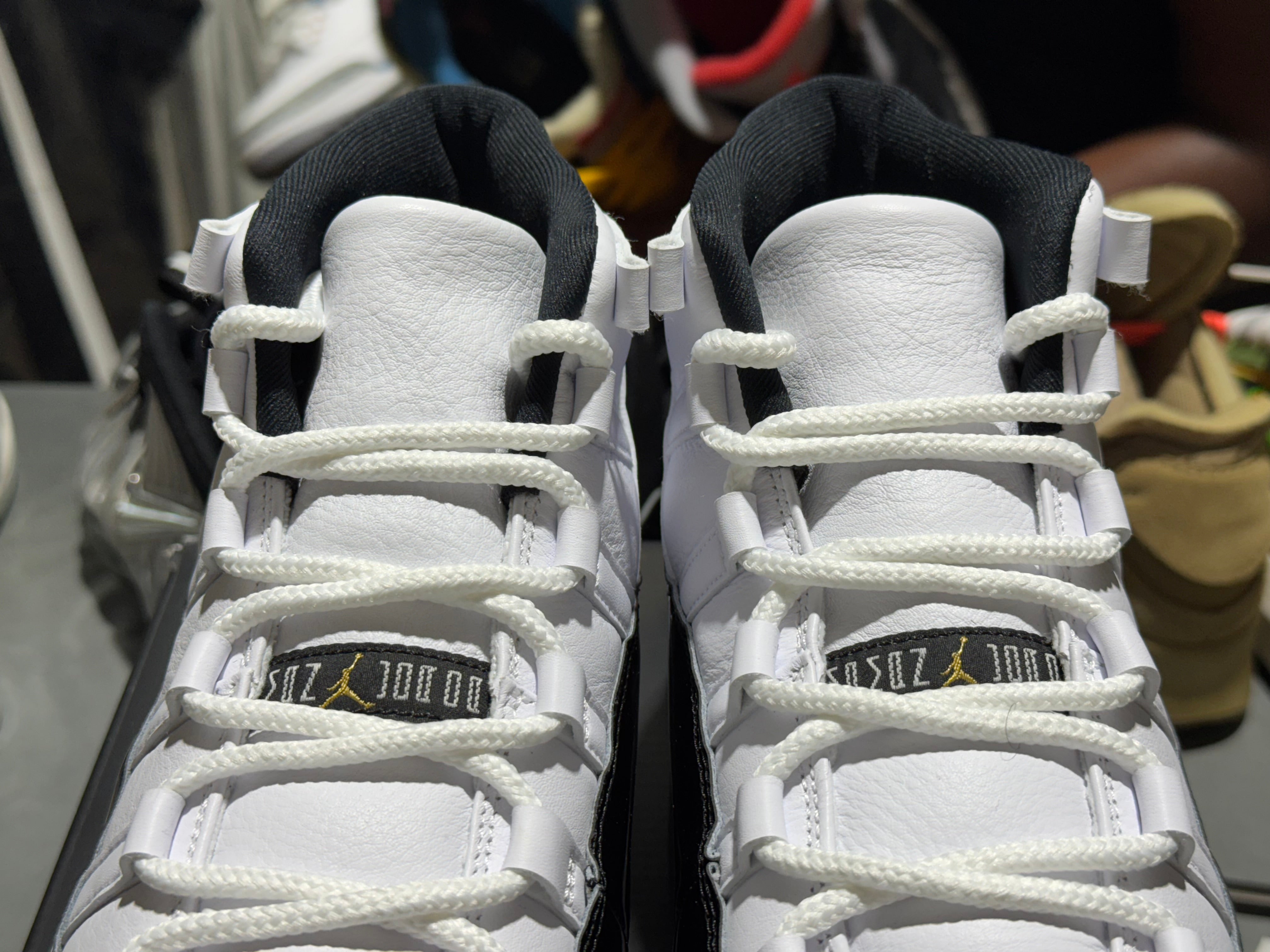 Air Jordan 11 Retro - Gratitude Size 10