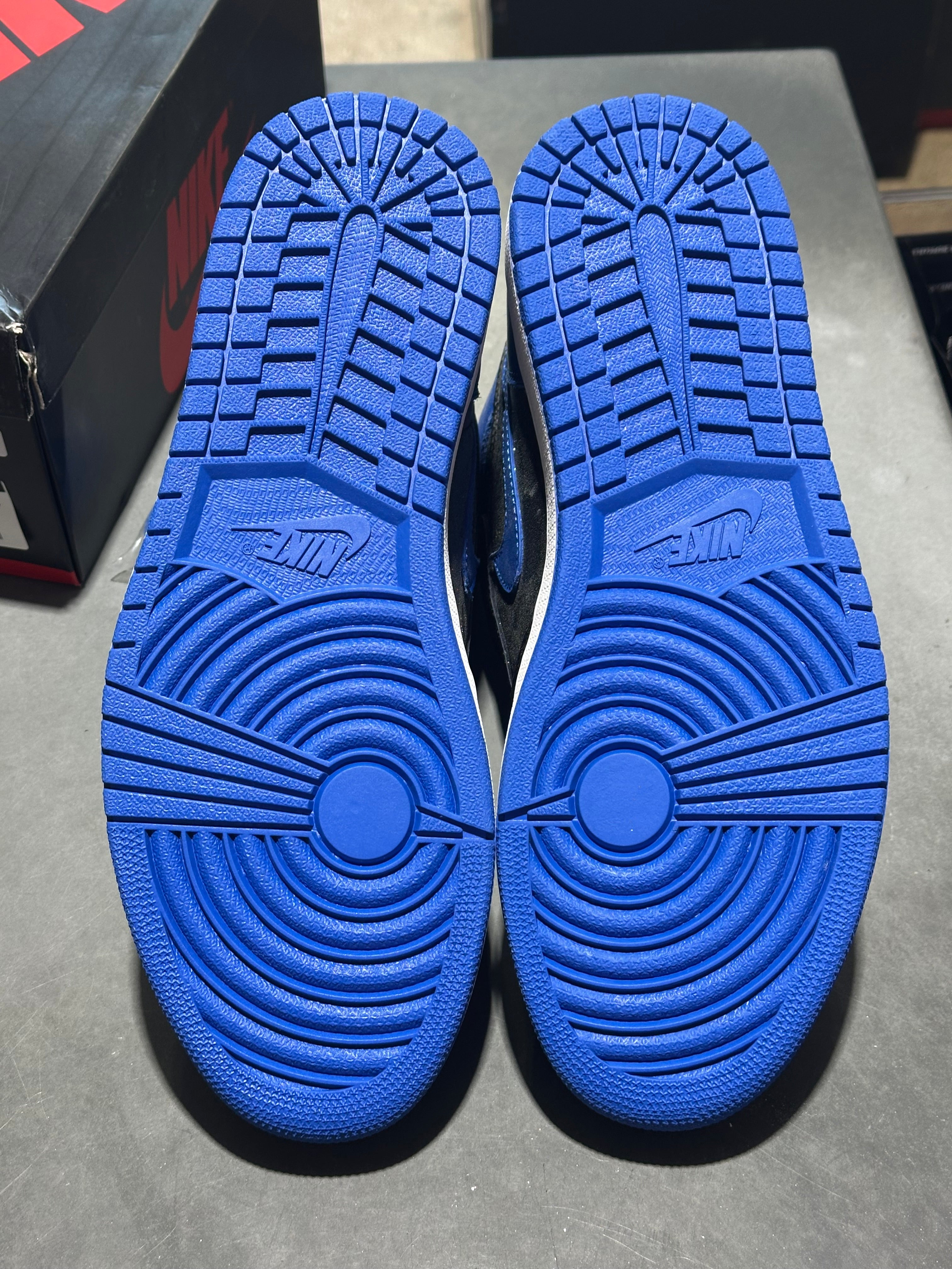 Air Jordan 1 Retro - Royal 2017 Size 10.5