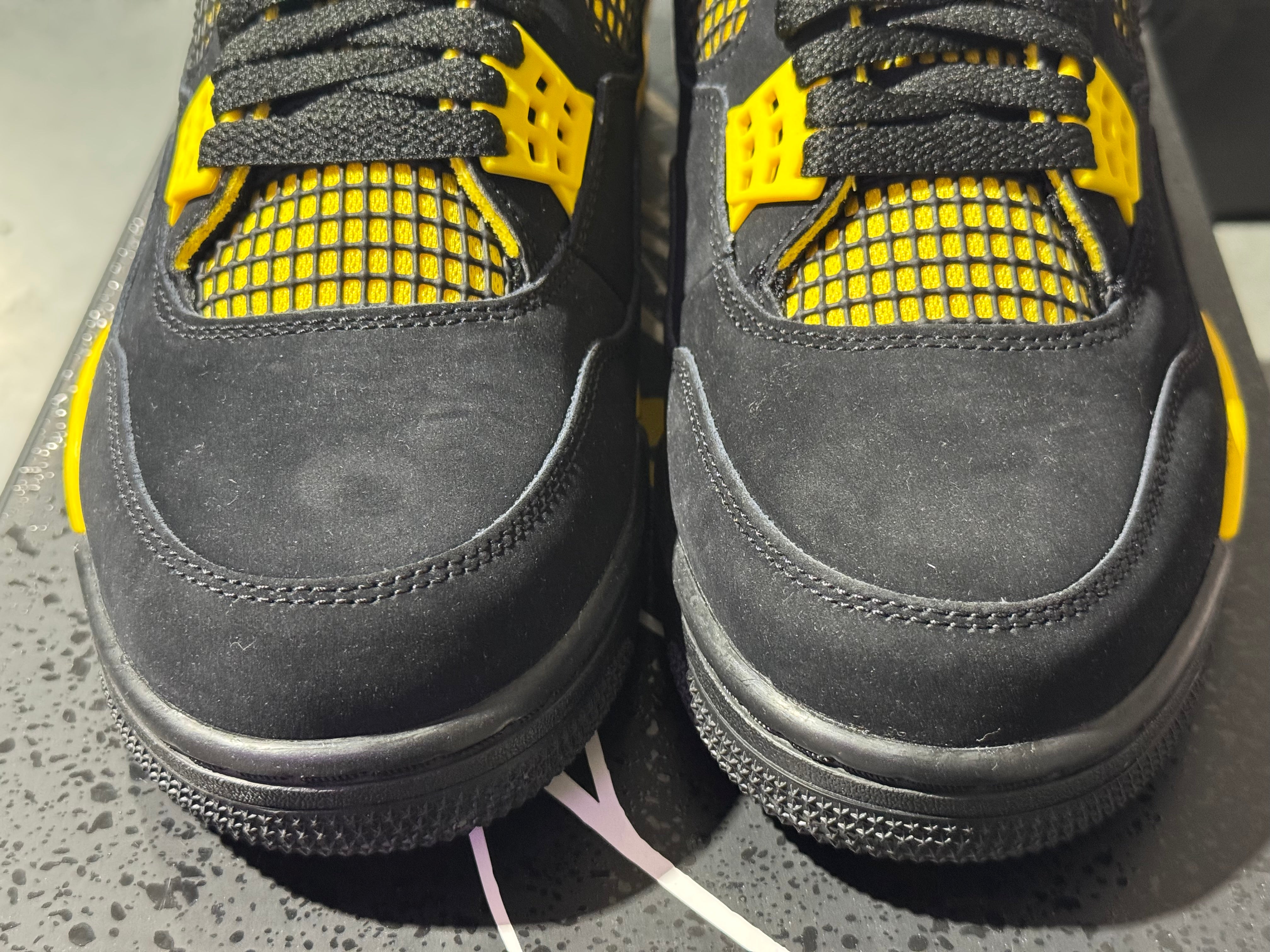 Air Jordan 4 Retro - Thunder 2023 Size 10.5