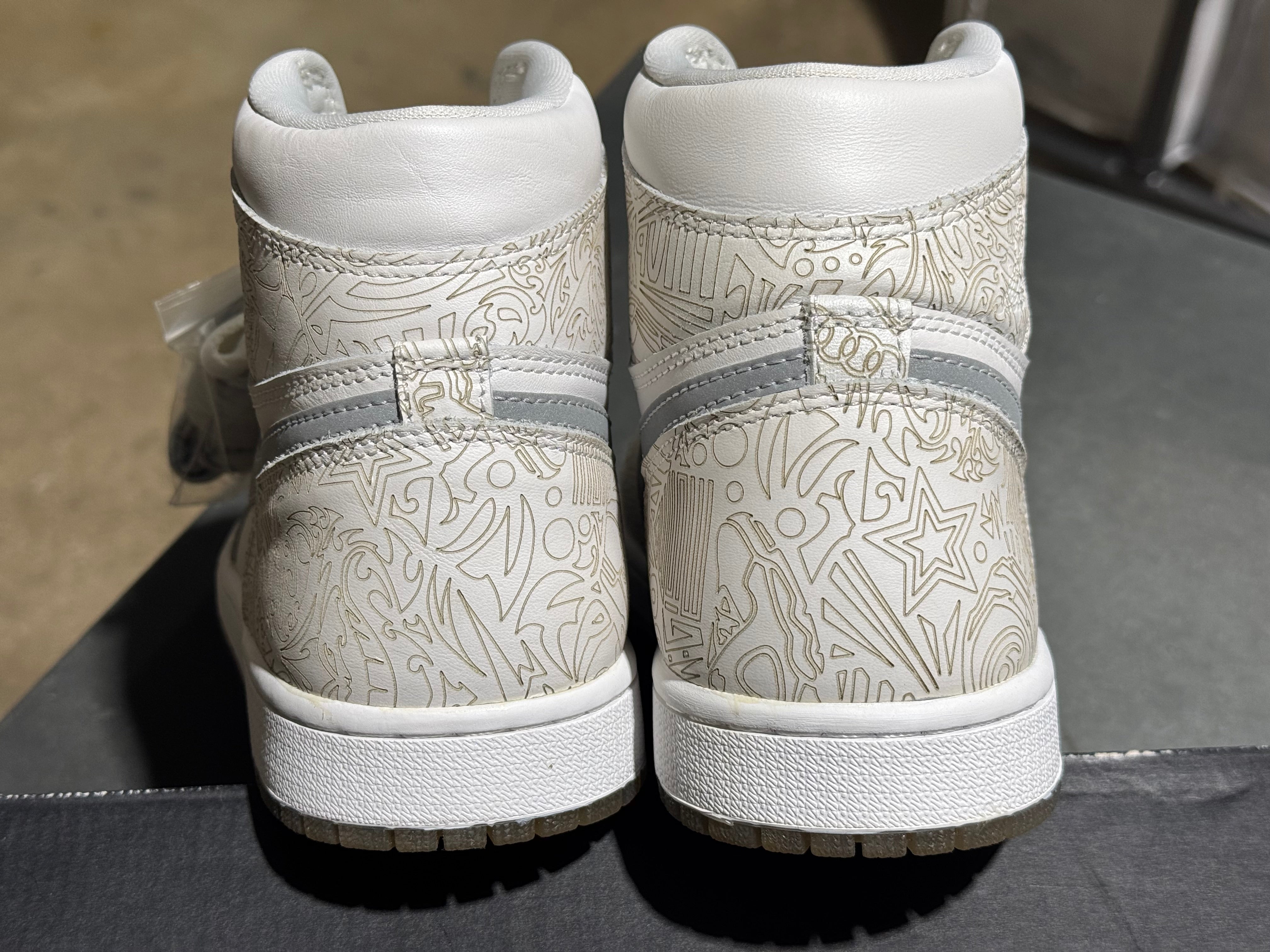 Air Jordan 1 Retro Hi OG Laser 2015 Size 8