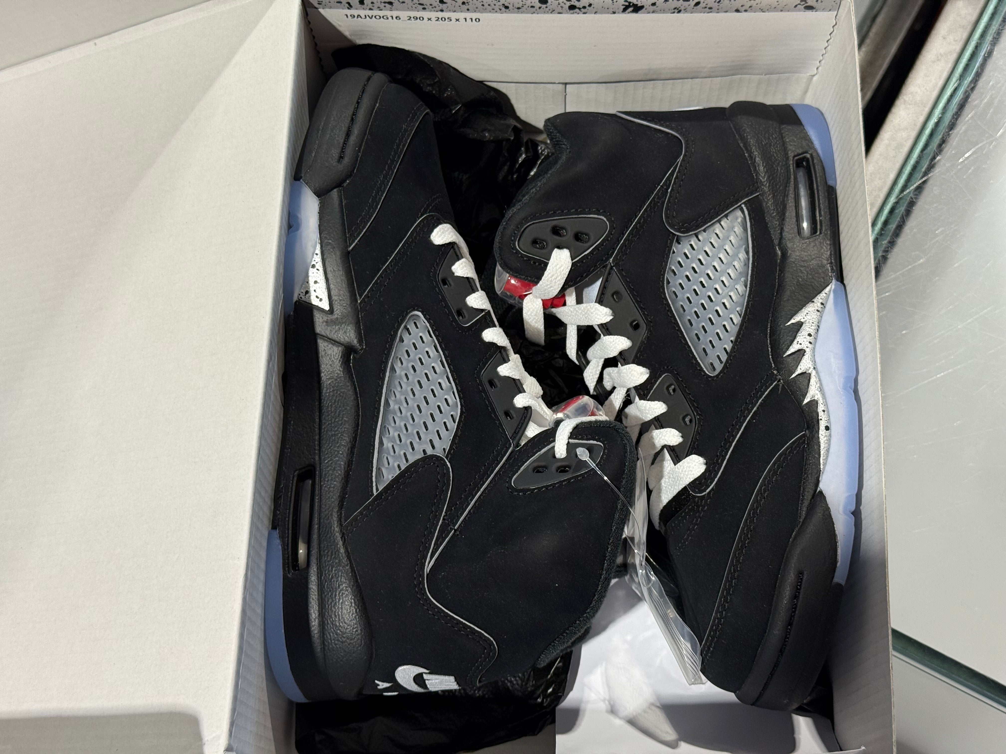 Air Jordan 5 Retro OG (GS) - Black Metallic Reimagined Size 4Y