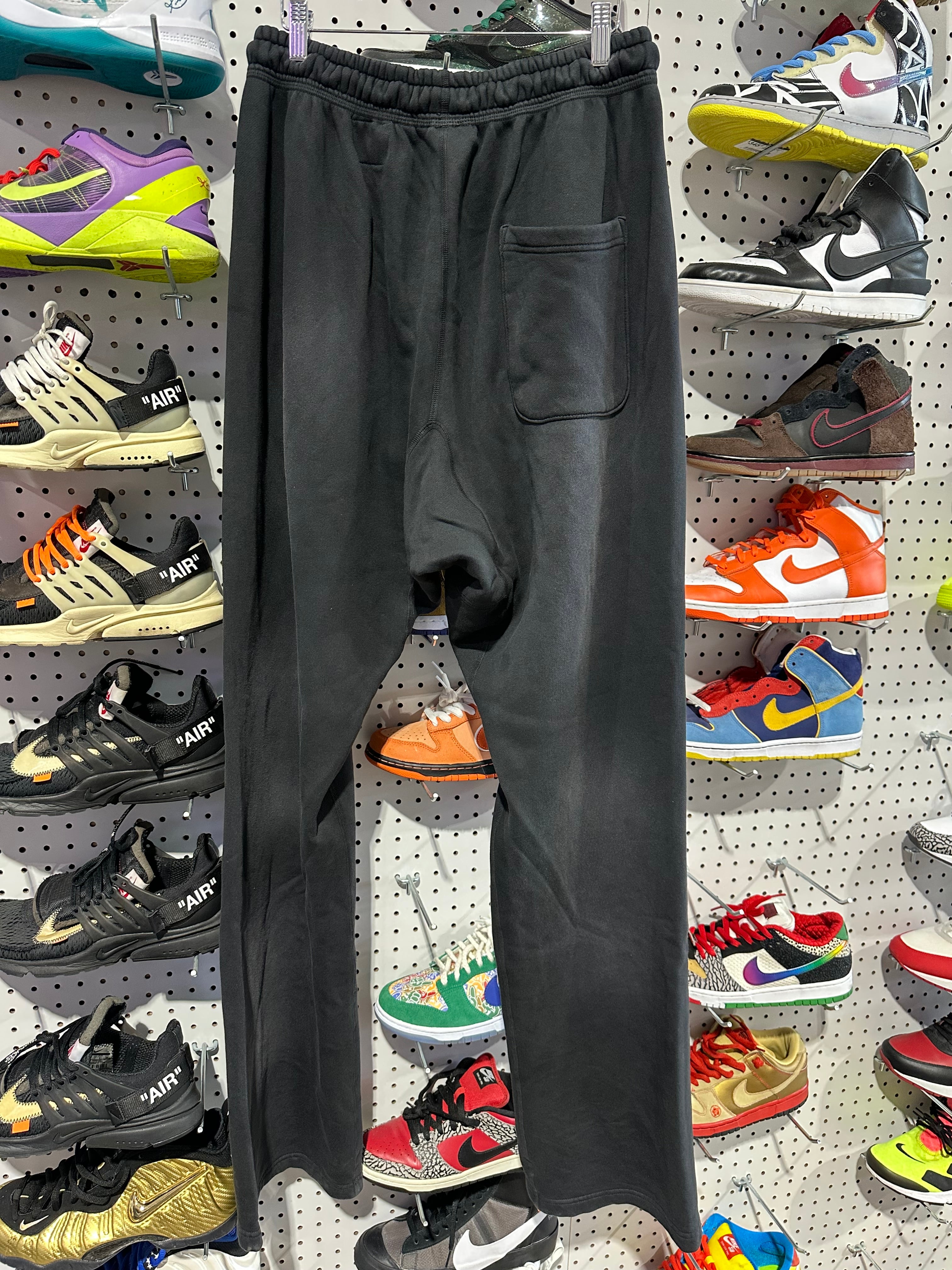 USED Hellstar Face Logo Sweatpants - Black Size XL