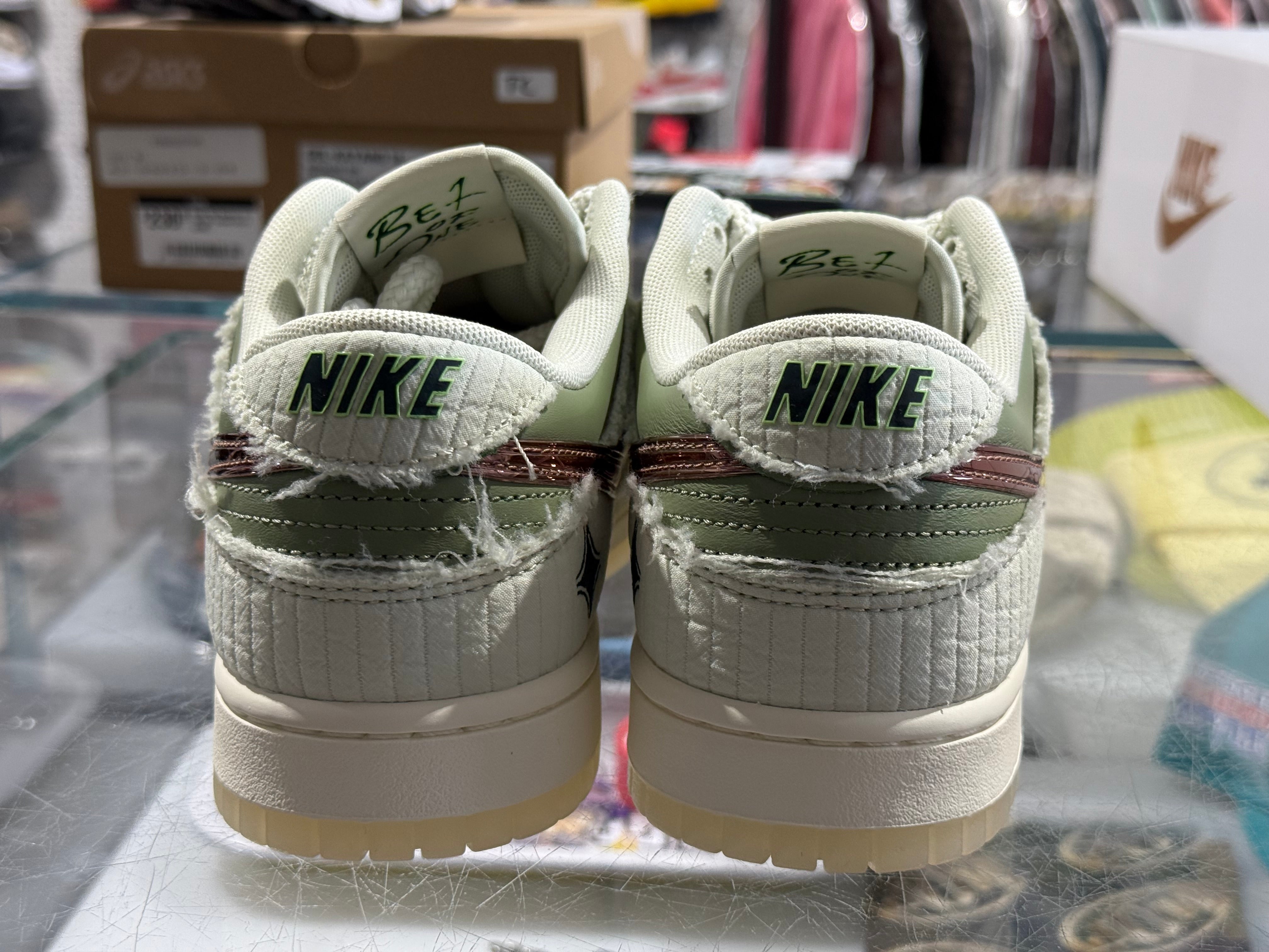 Nike Dunk Low Retro PRM - Kyler Murray Size 9