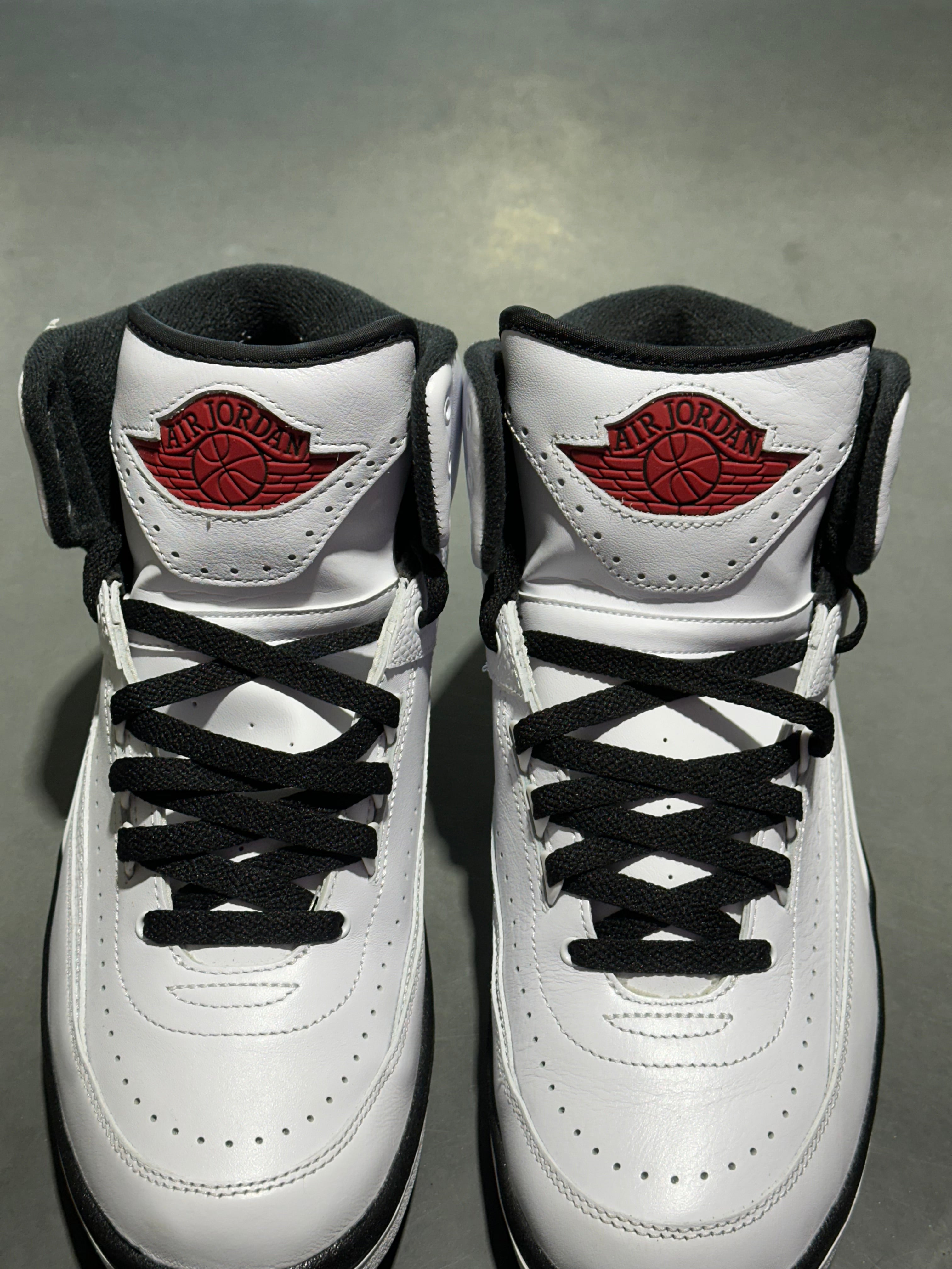 Air Jordan 2 Retro OG - Chicago 2022 Size 9.5
