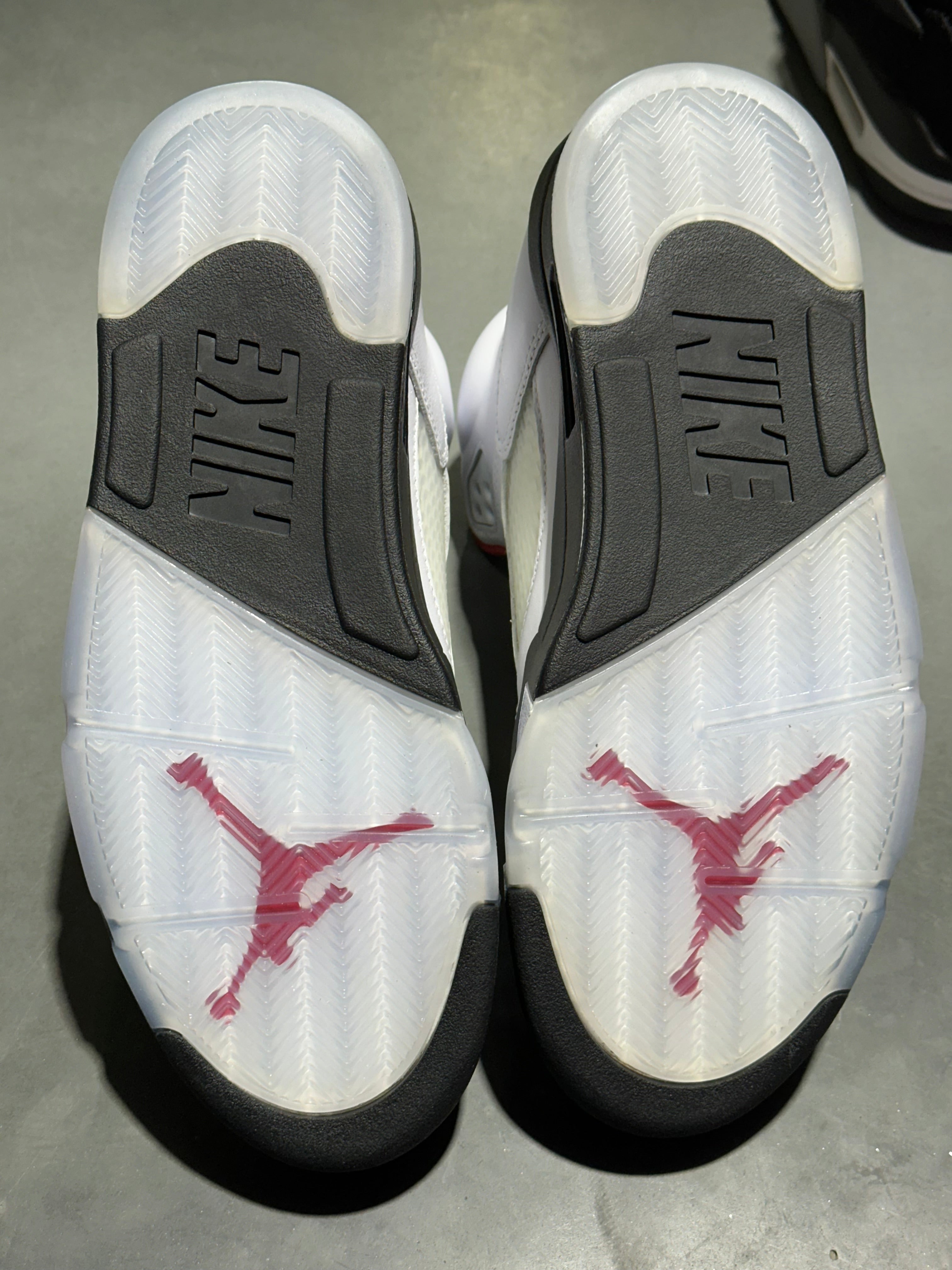 Air Jordan 5 Retro - Fire Red Silver Tongue 2020 Size 8.5