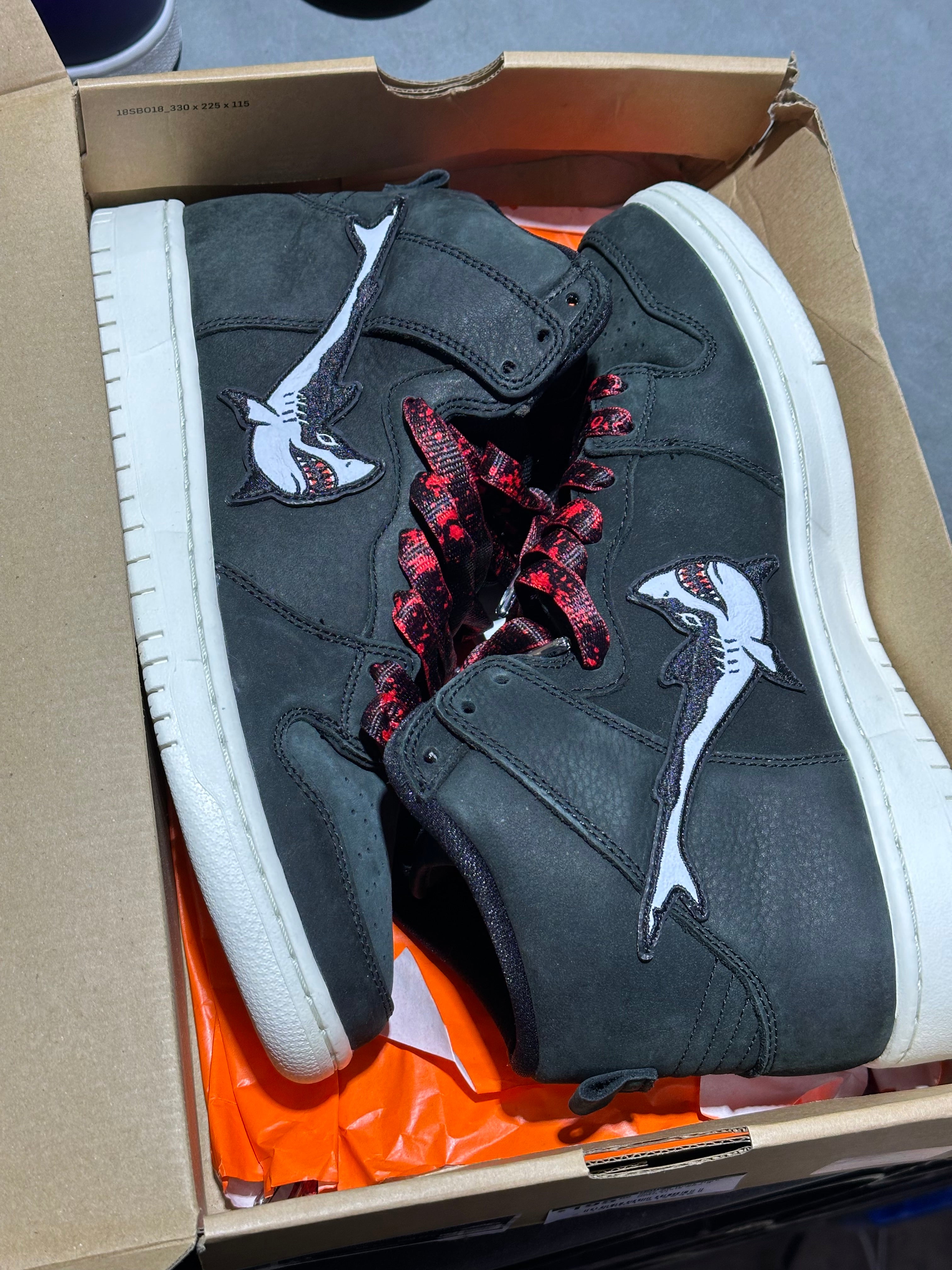 Nike SB Dunk High - Oski Shark Size 9