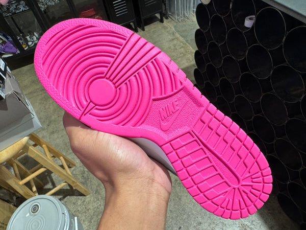 Nike Dunk Low (GS) - Laser Fuschia Size 5.5Y