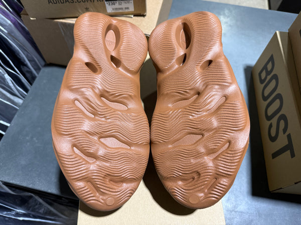 Adidas Yeezy Foam RNNR - Clay Red