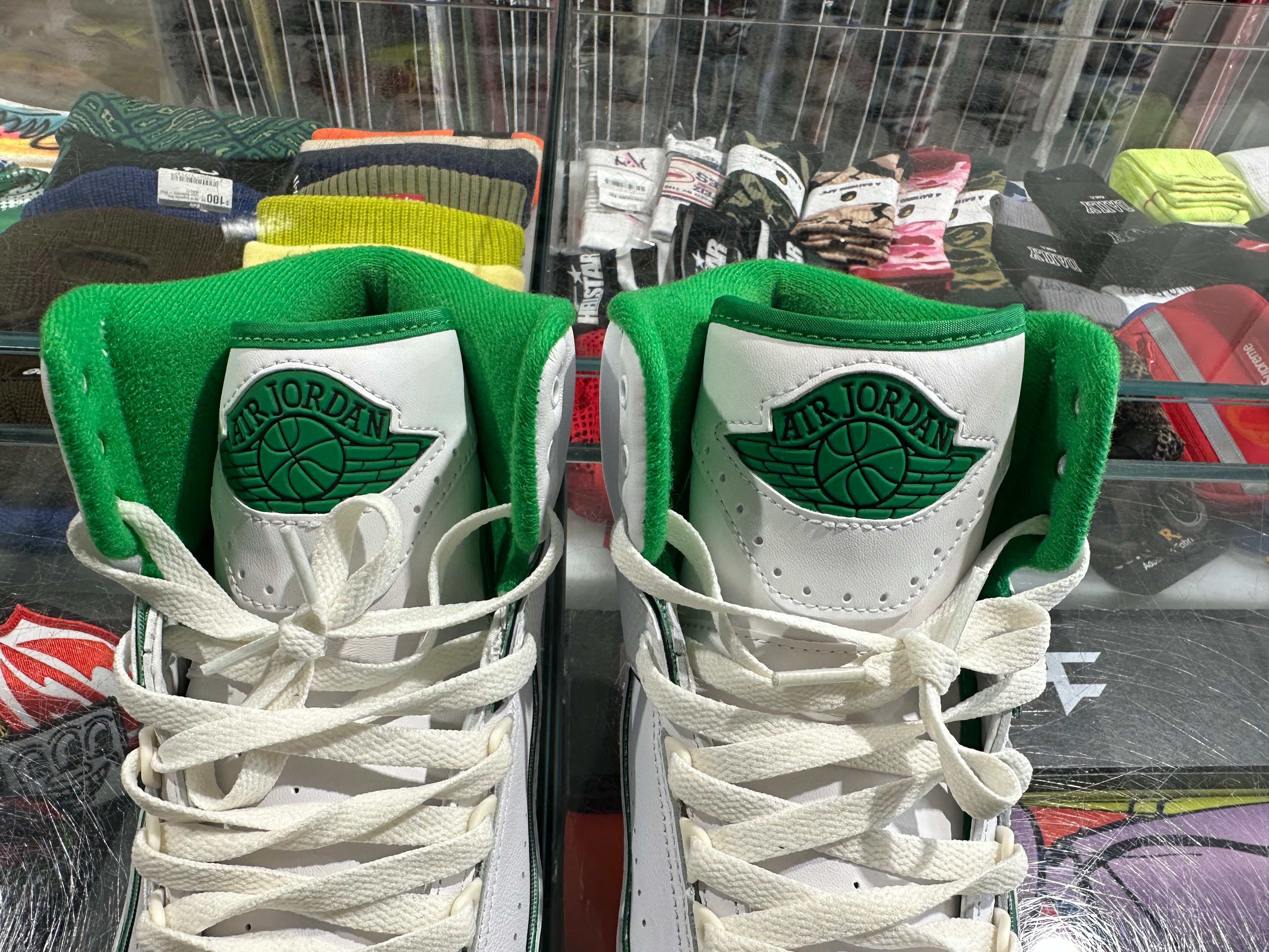 Air Jordan 2 Retro - Lucky Green Size 10.5