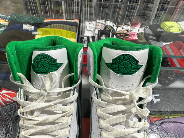 Air Jordan 2 Retro - Lucky Green Size 10.5