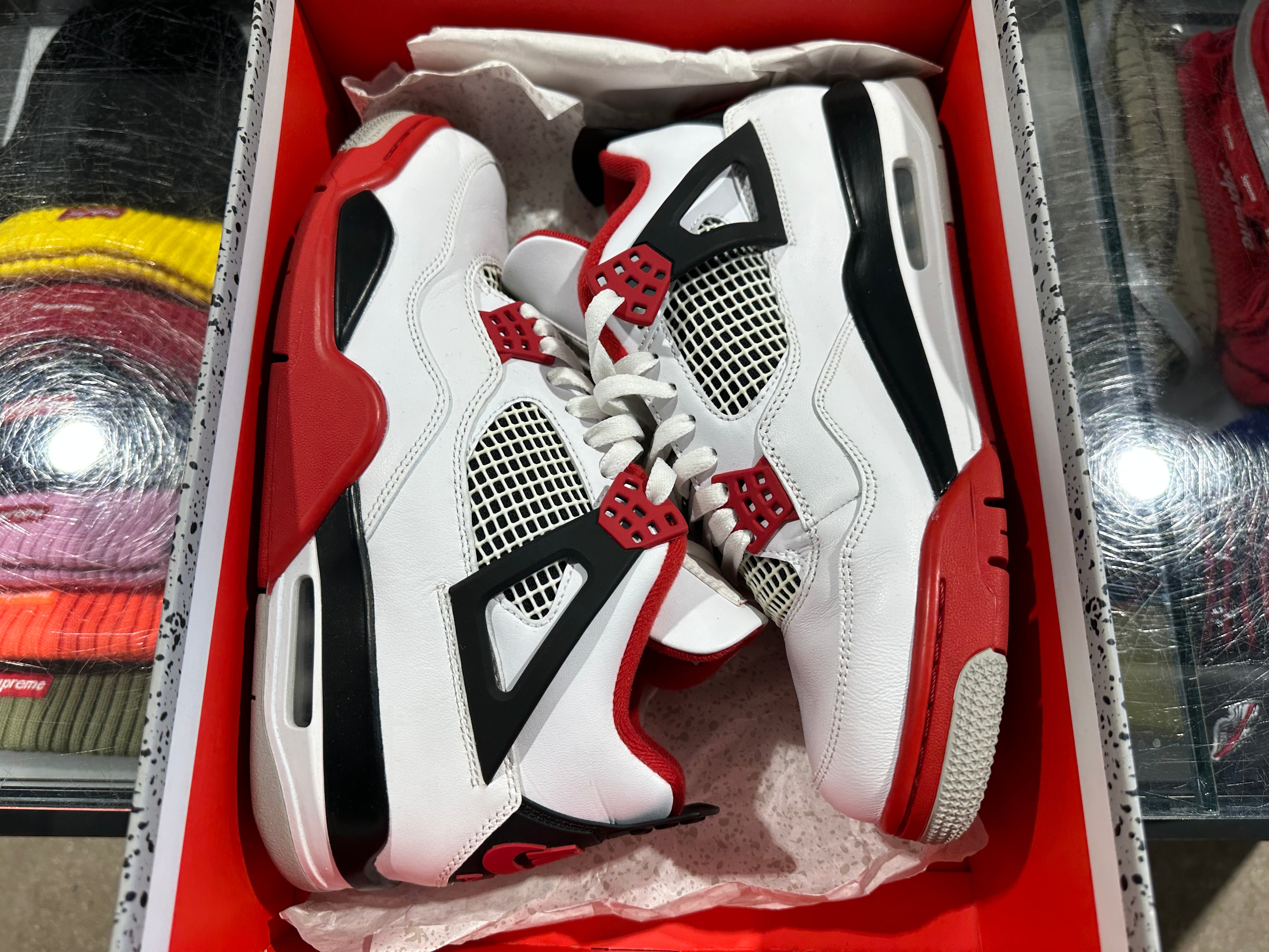 Air Jordan 4 Retro - Fire Red 2020 Size 9.5