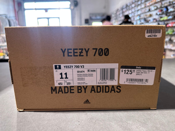 adidas Yeezy 700 V3 - Fade Salt Size 11