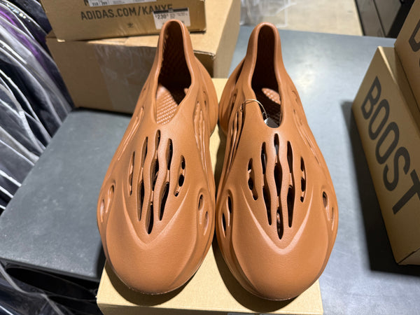 Adidas Yeezy Foam RNNR - Clay Red