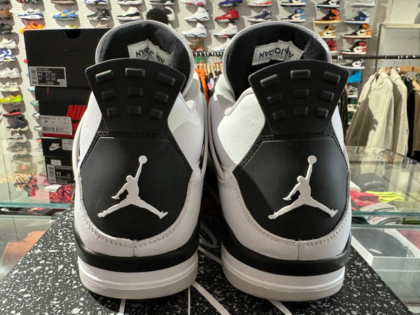 Air Jordan 4 Retro - Military Black Size 9.5