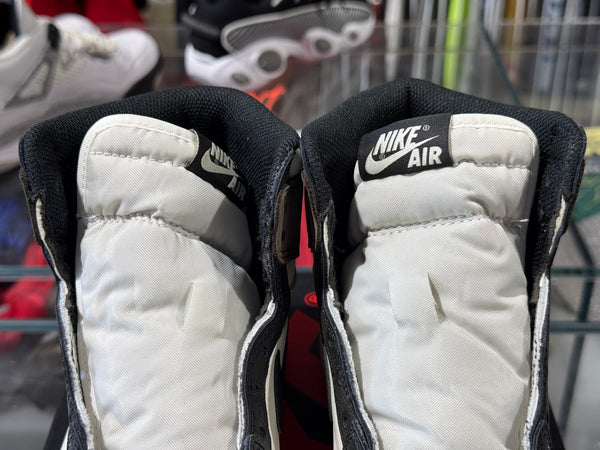 Air Jordan 1 Retro High OG - Mocha Size 8