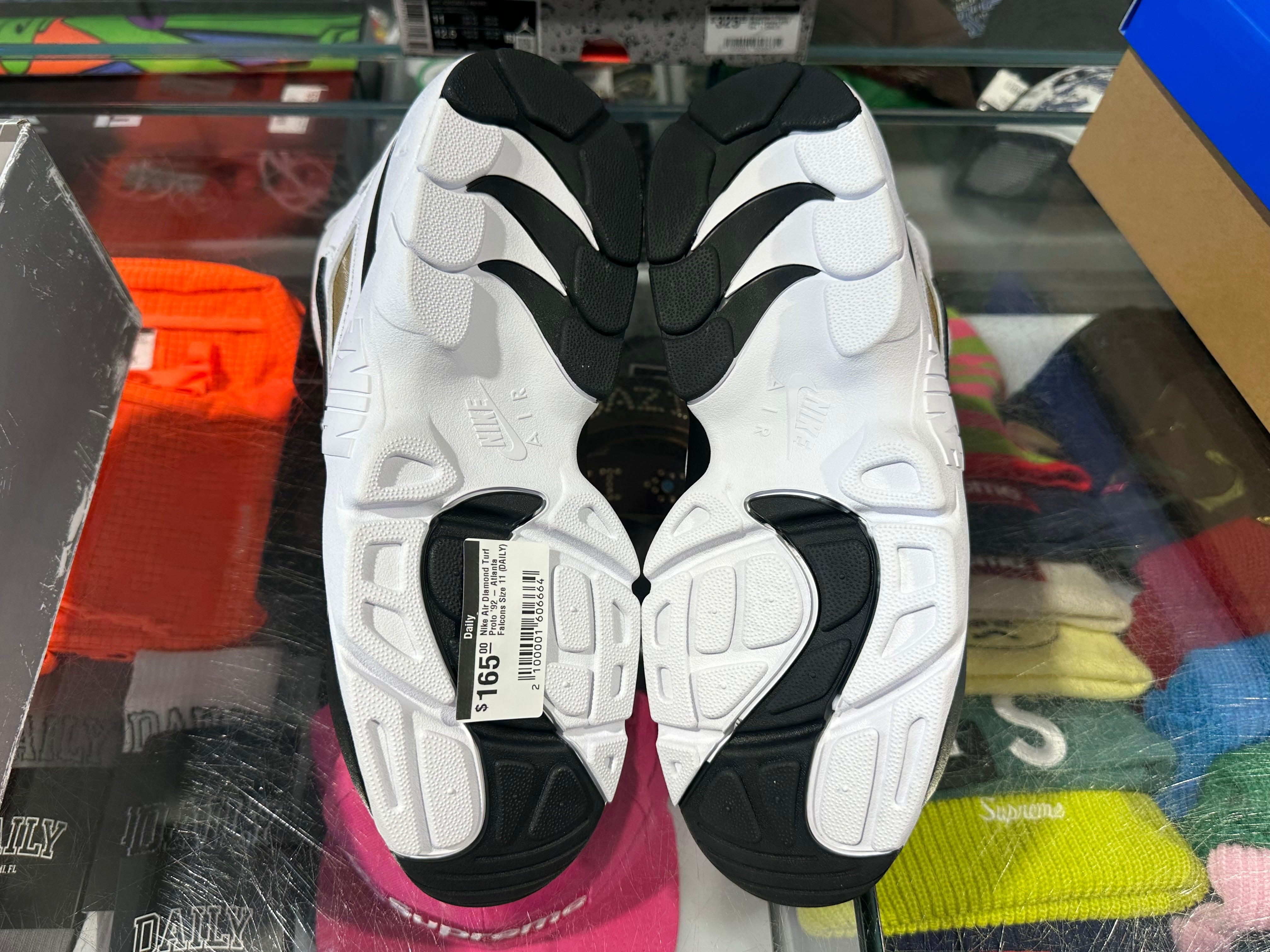 Nike Air Diamond Turf Proto '92 - Atlanta Falcons Size 11