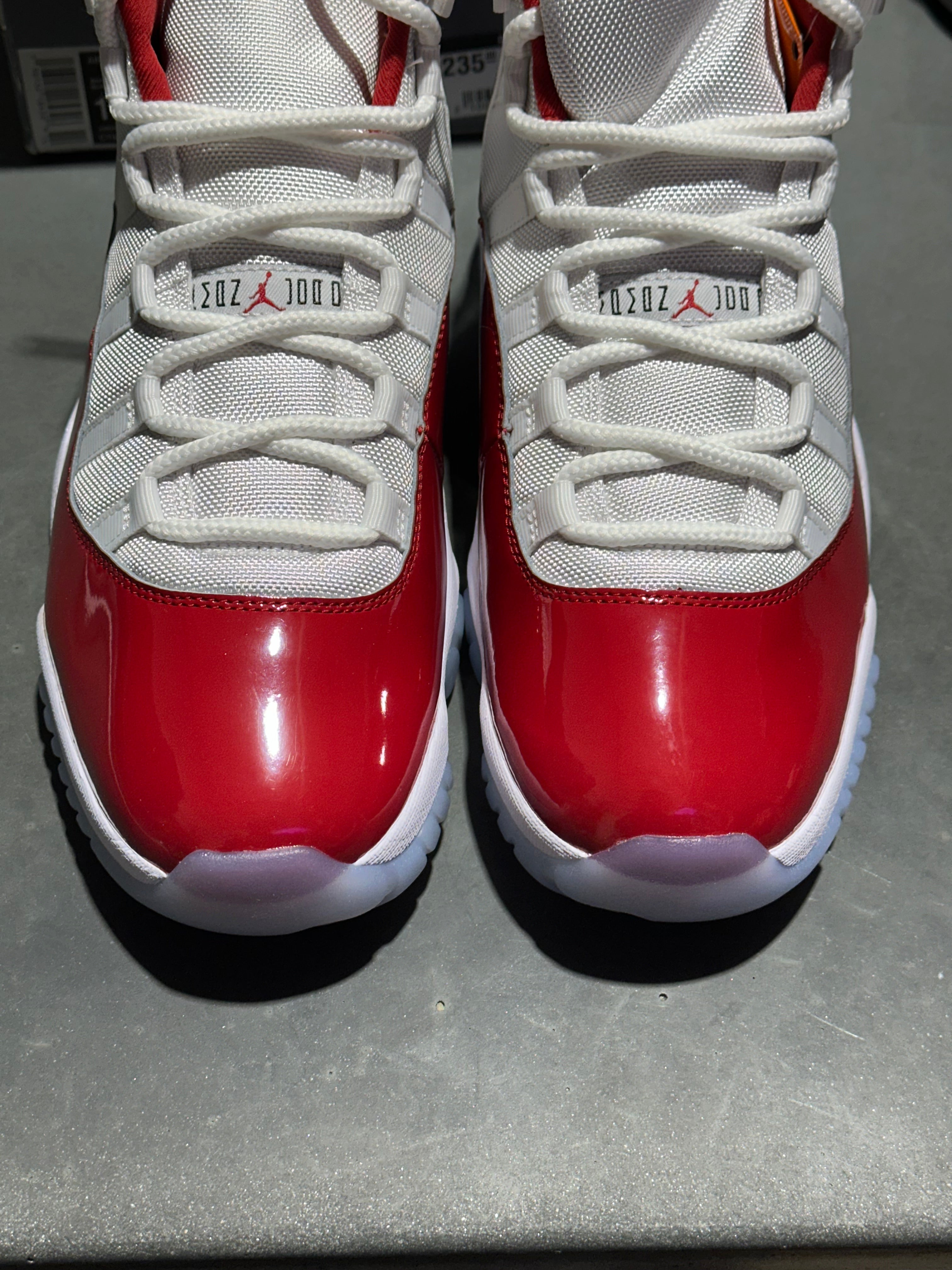 Air Jordan 11 Retro - Cherry