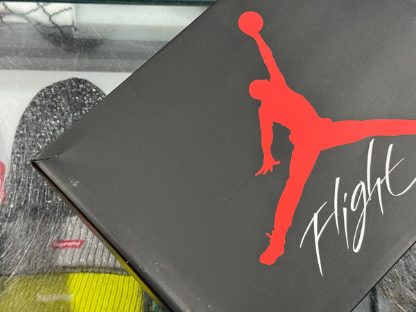 Air Jordan 4 Retro - Red Thunder