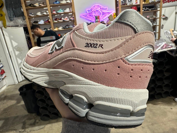 New Balance 2002R (GS) - Pink Sand Size 7Y