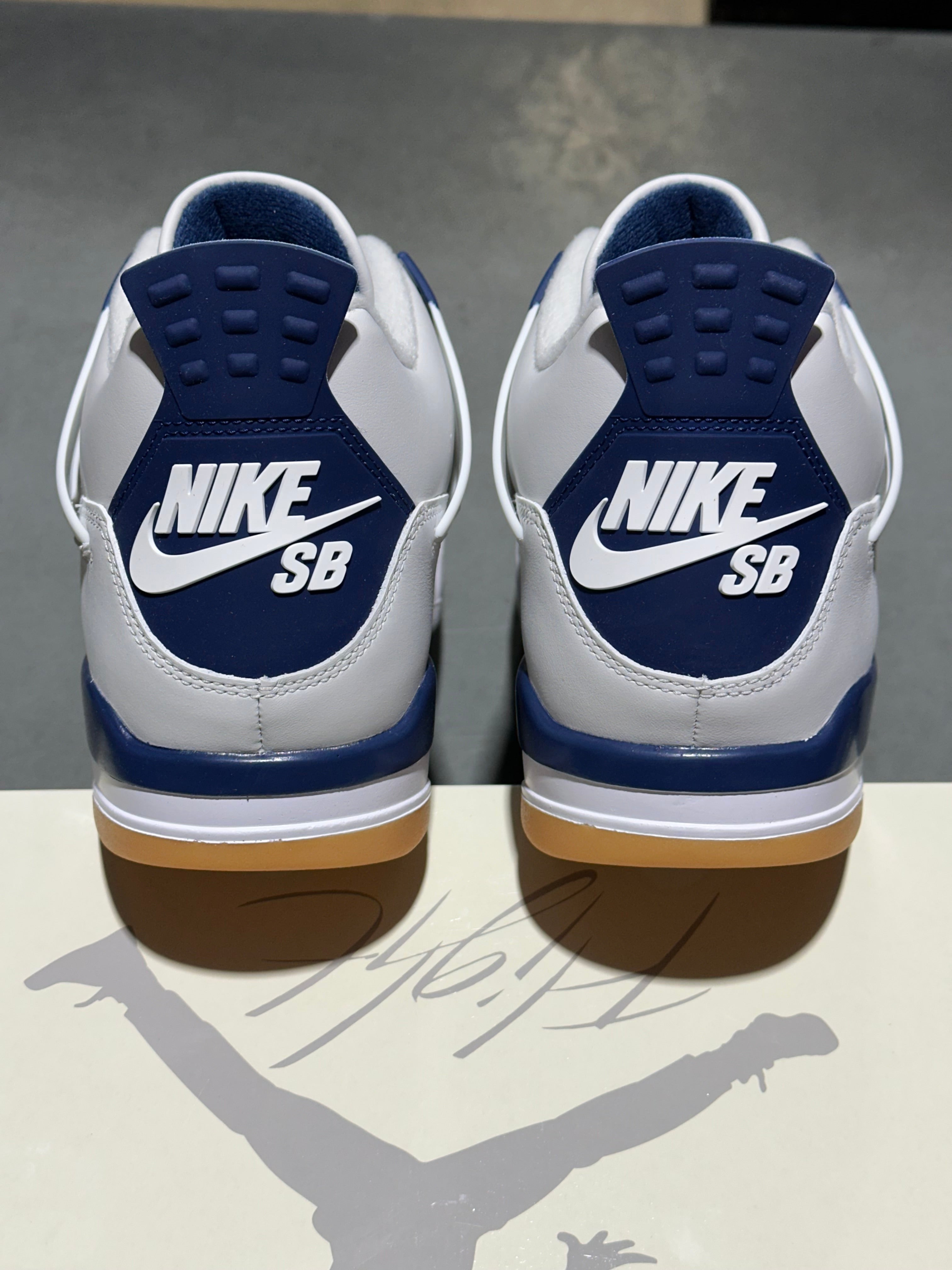 Air Jordan 4 Retro SP x Nike SB - Navy Size 8.5