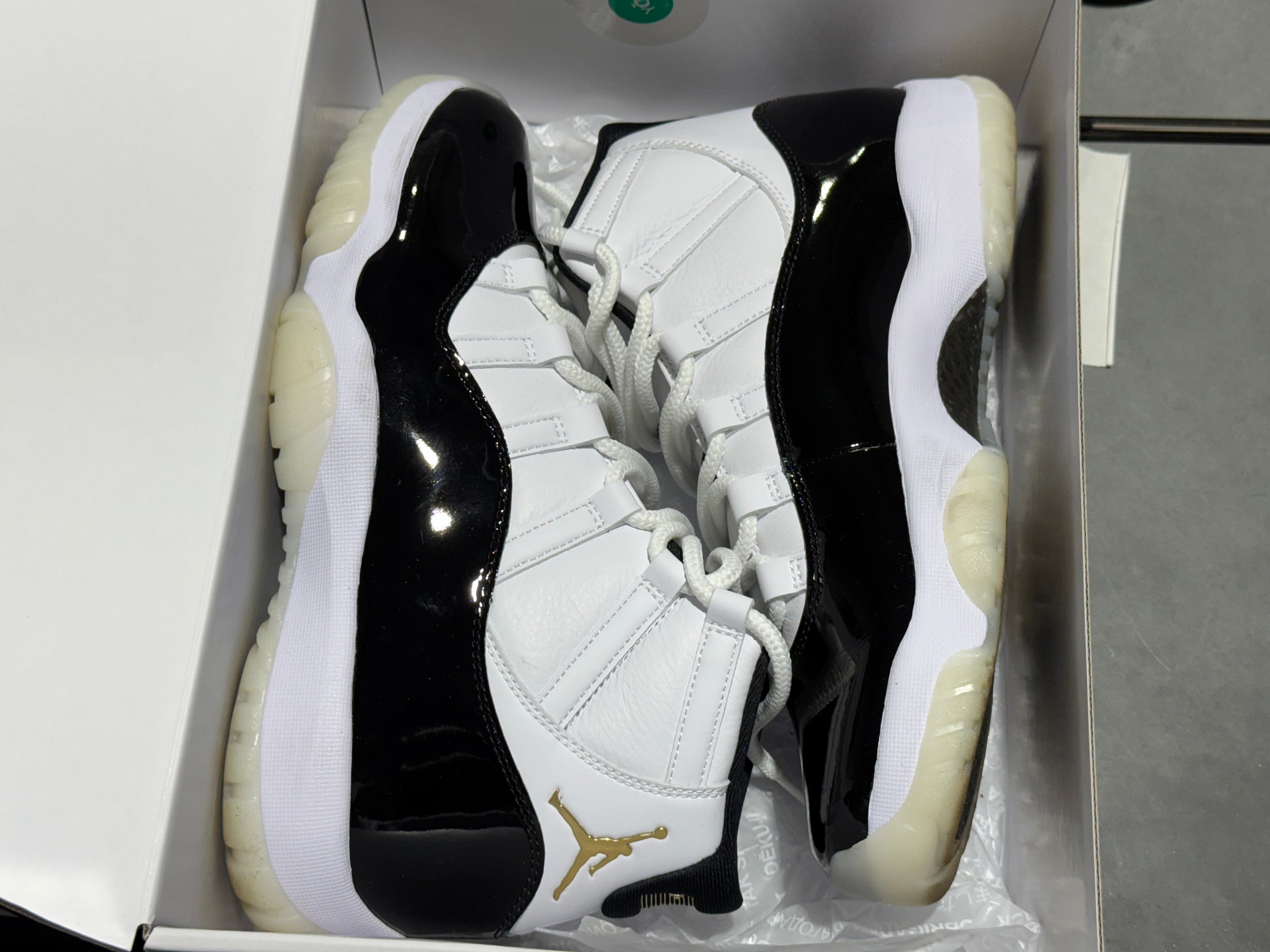 Air Jordan 11 Retro - Gratitude Size 10
