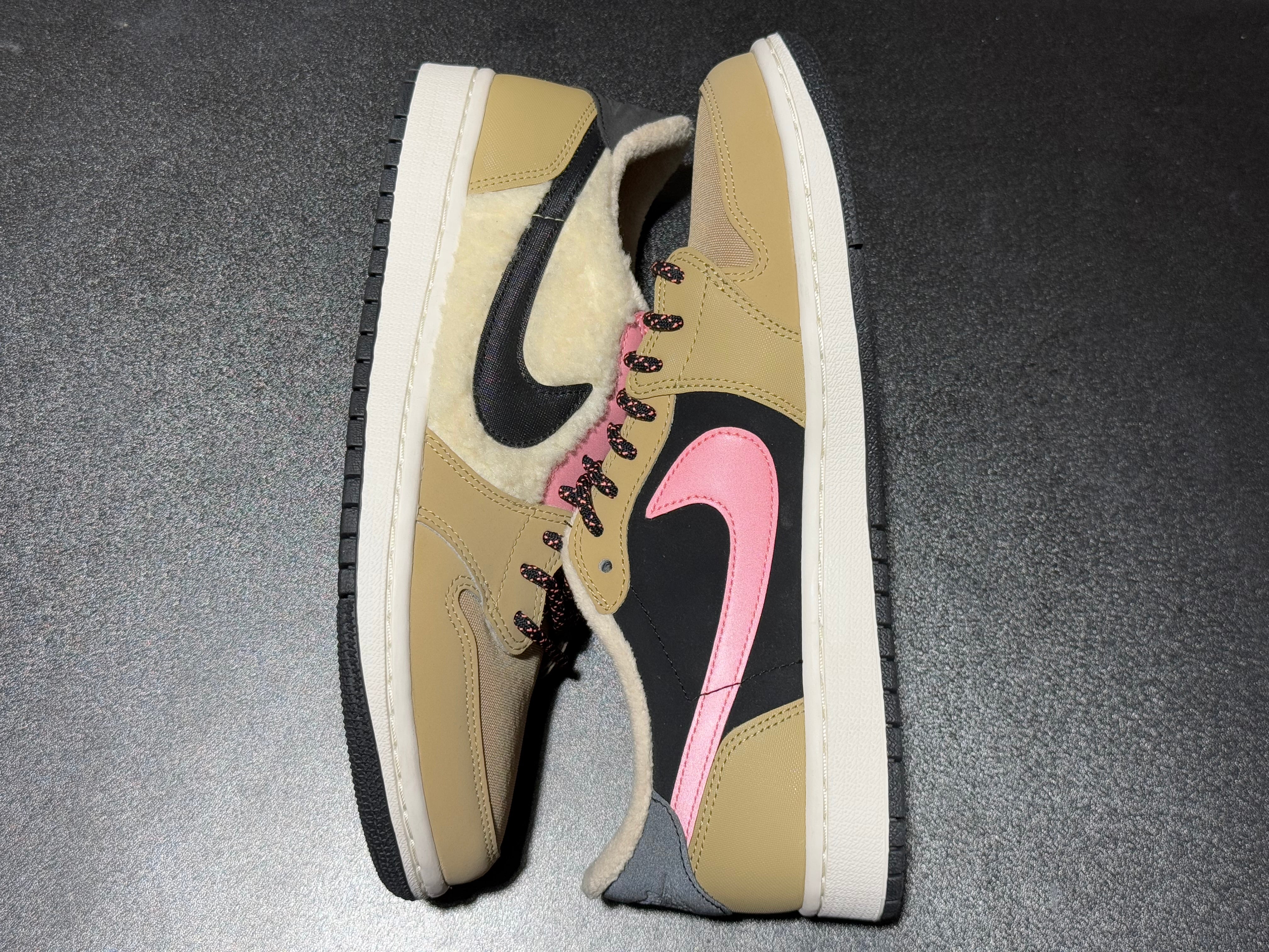 WMNS Air Jordan 1 Retro Low OG - Fleece/Parachute Beige Size 9W/7.5M