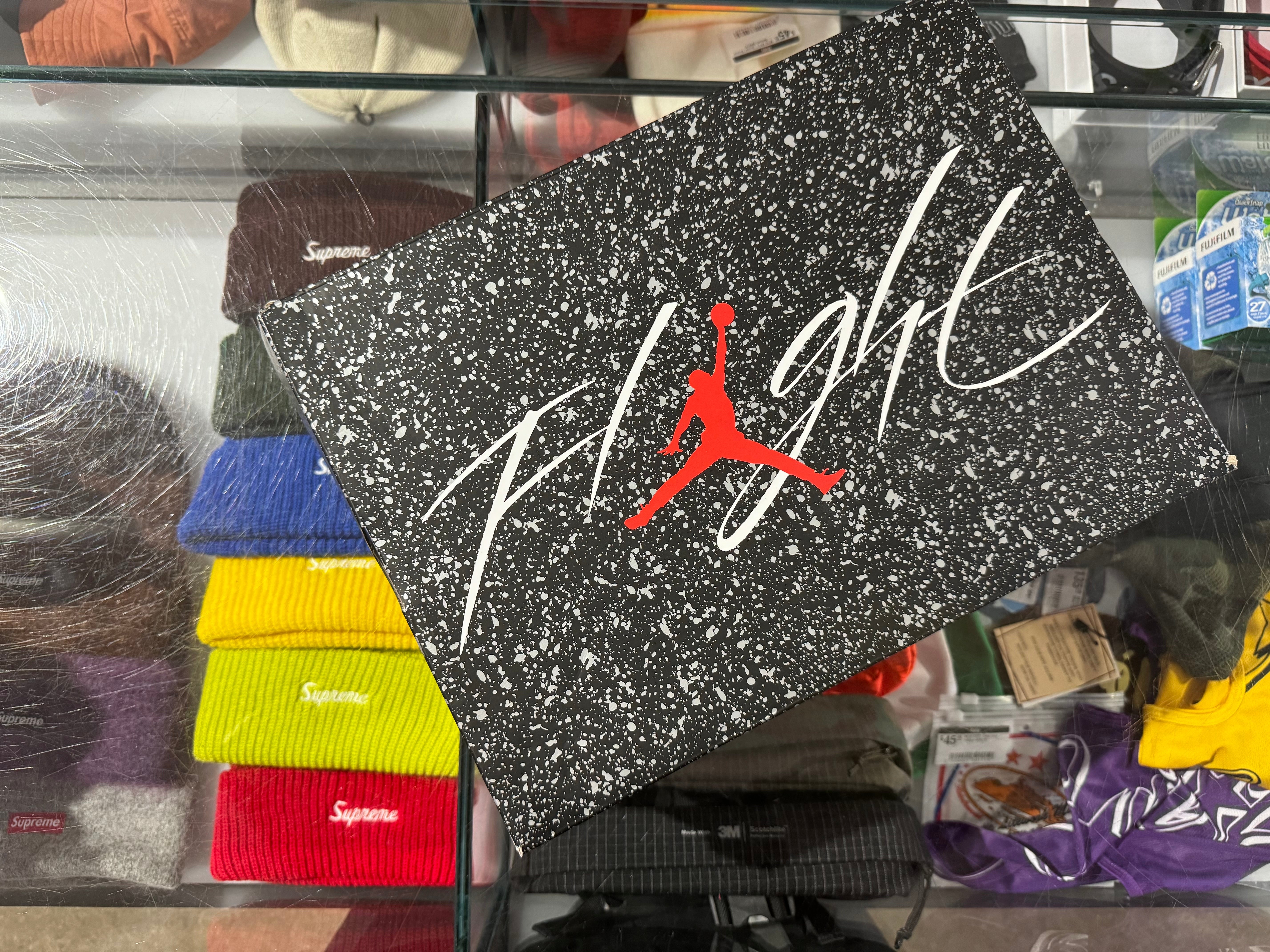 Air Jordan 4 Retro - Military Black Size 9.5