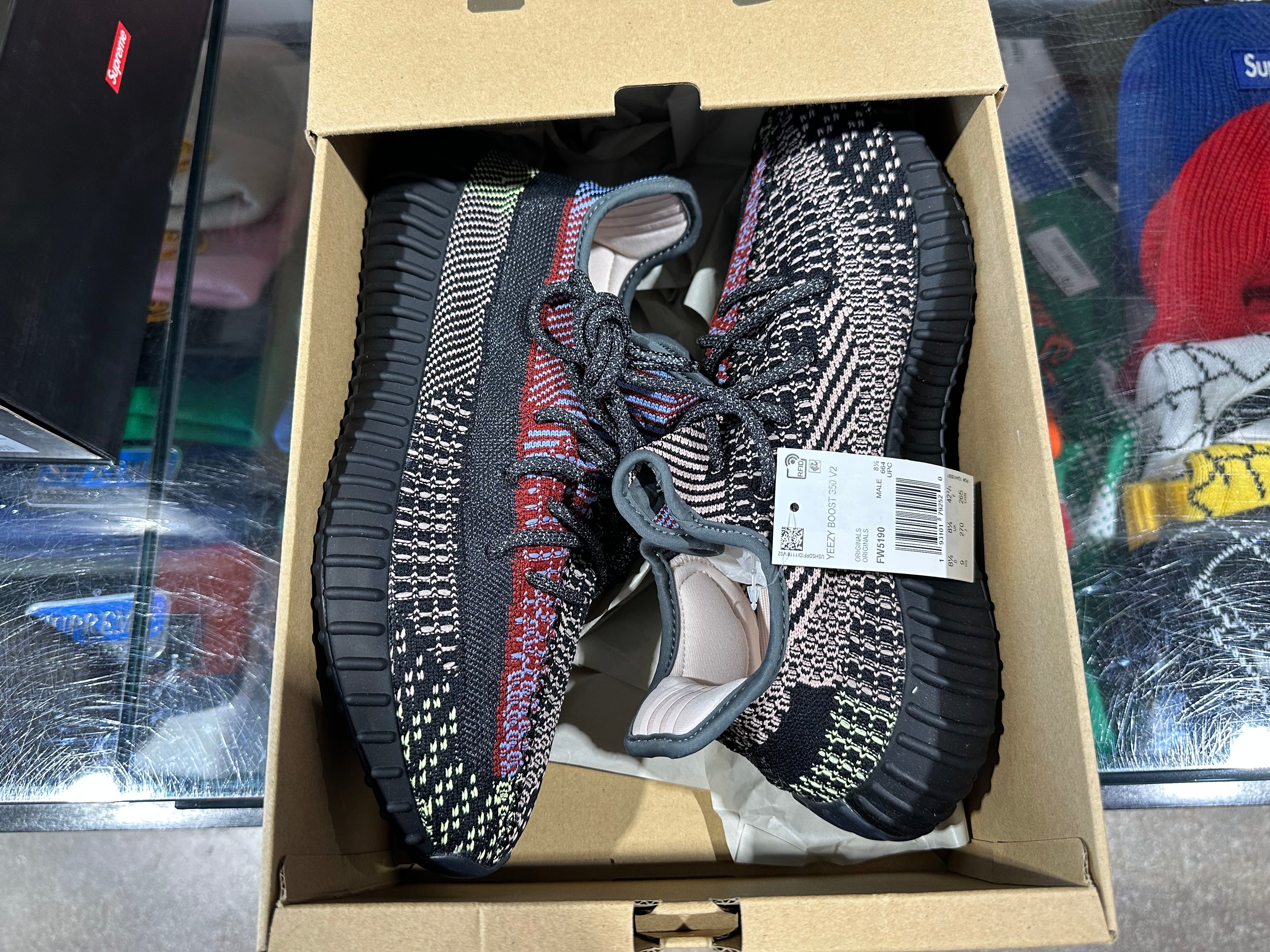 Adidas Yeezy Boost 350 V2 - Yecheil