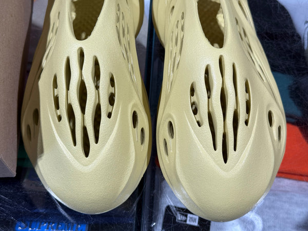 Adidas Yeezy Foam RNNR - Sulfur Size 9