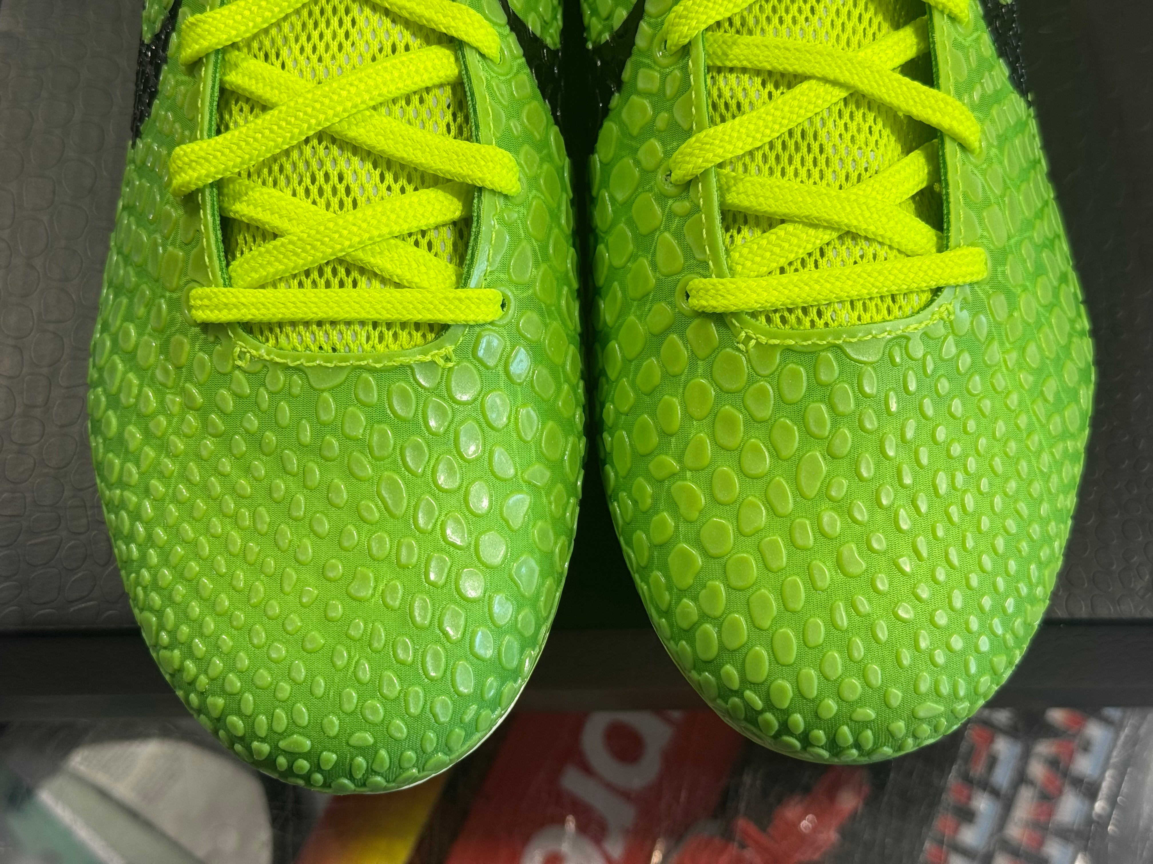 Nike Vapor Edge Kobe 6 SE - Grinch Size 8.5