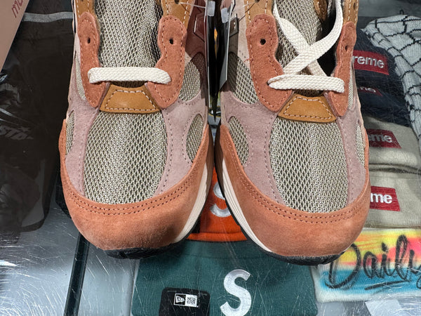 New Balance 992 MiUSA - Joe Freshgoods Aged Well Size 11