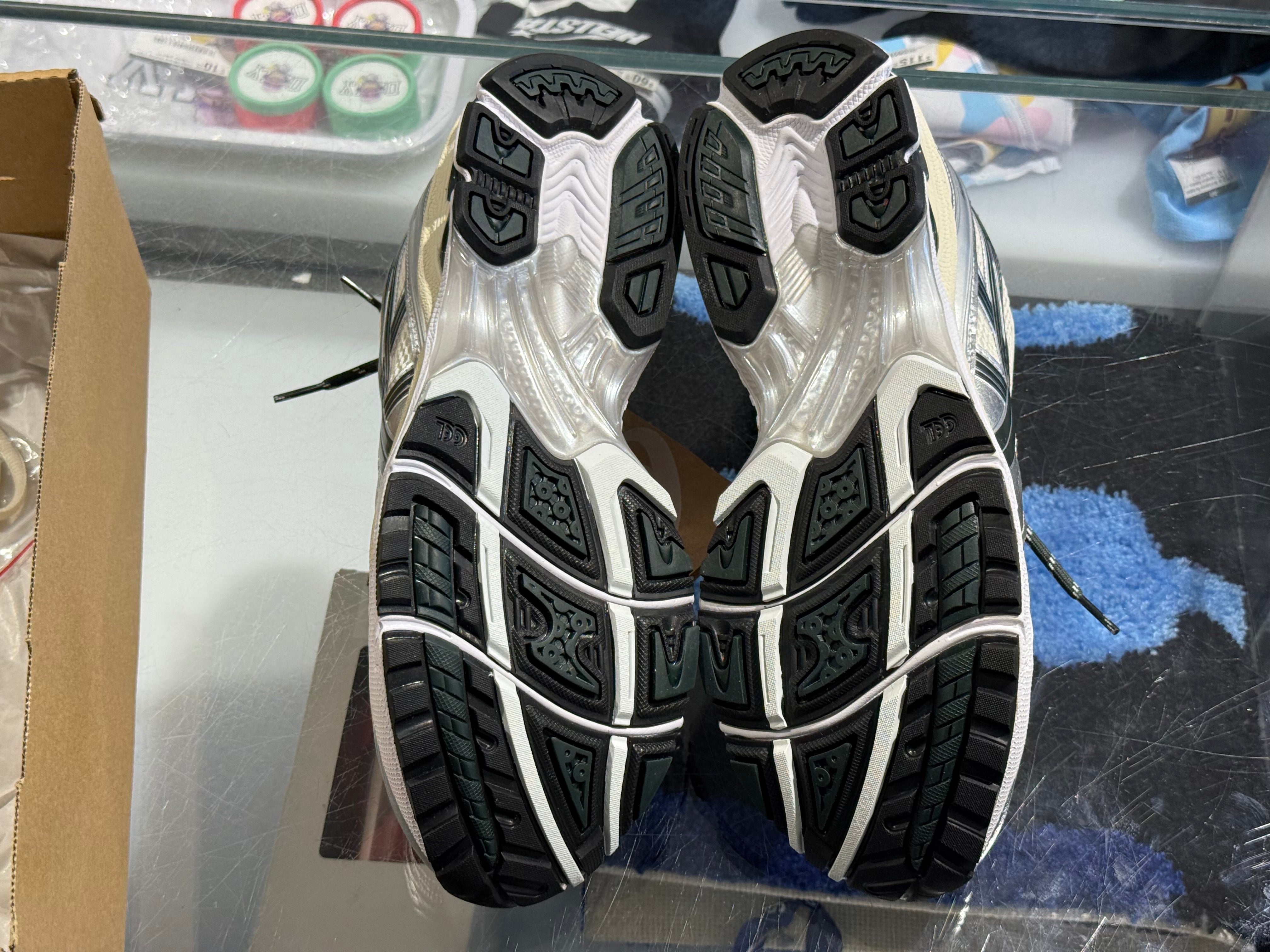 Asics x Kith Gel Kayano 14 - Scarab 2024 Size 10.5