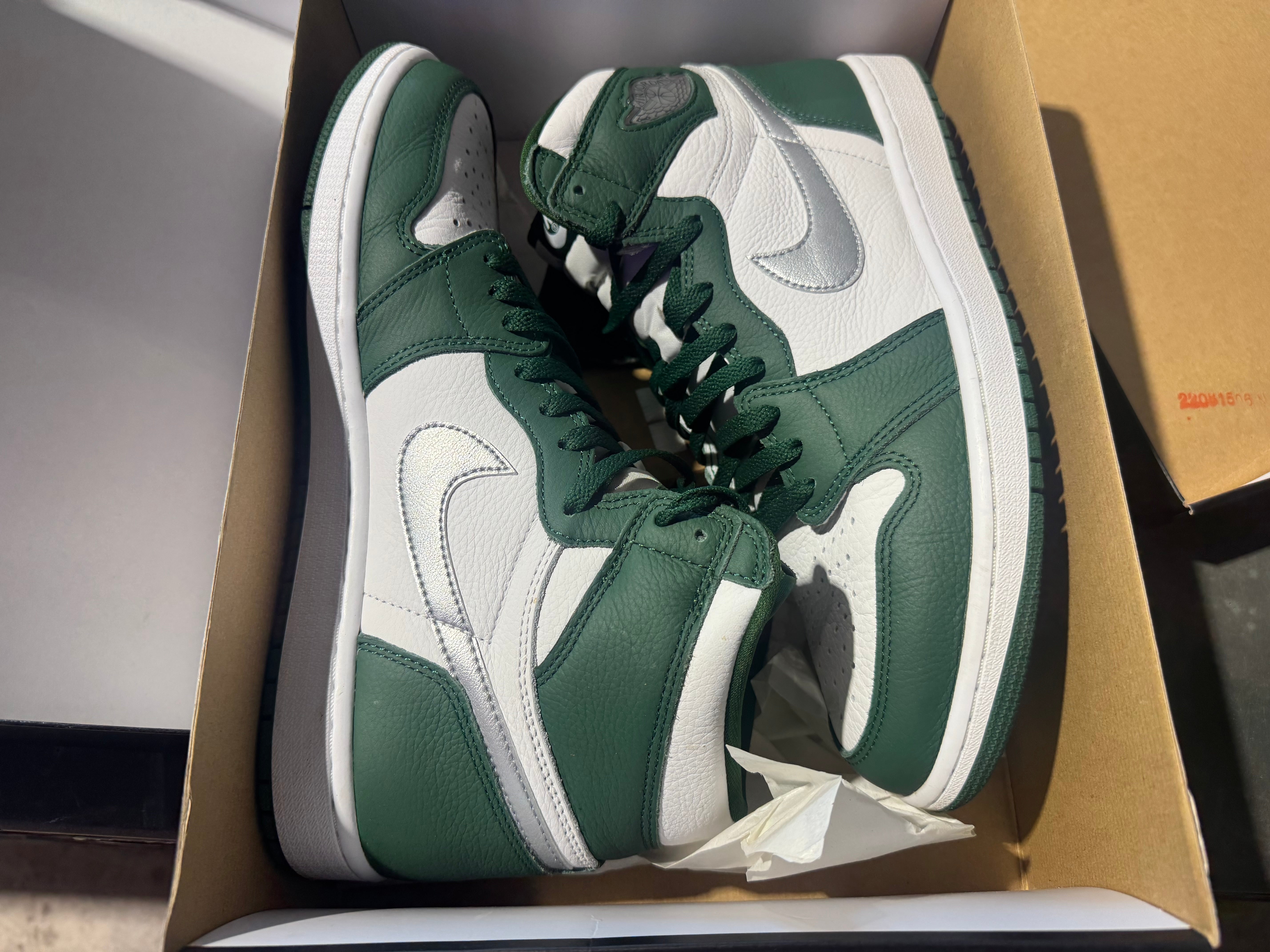 Air Jordan 1 Retro High OG - Gorge Green Size 11