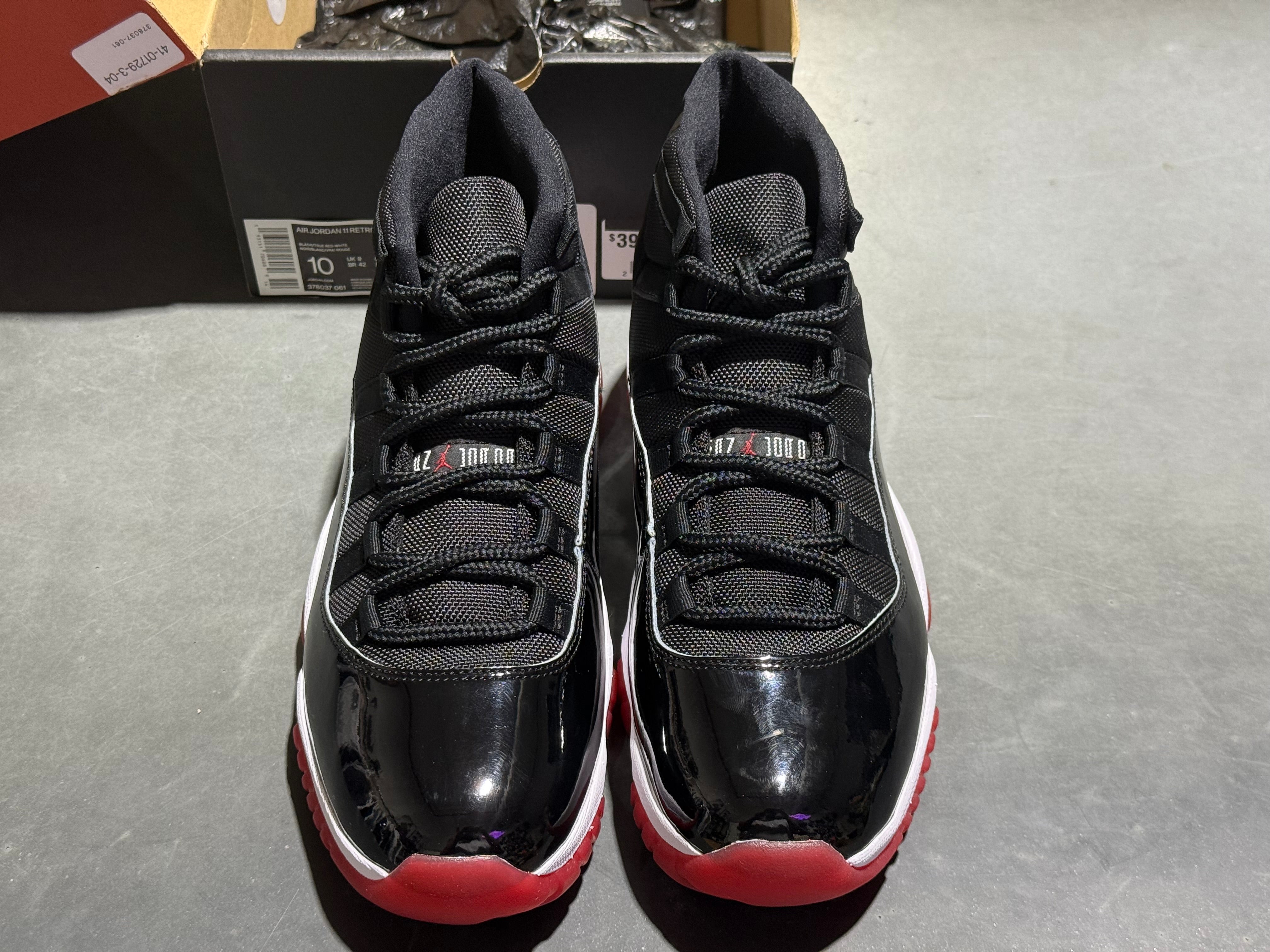 Air Jordan 11 Retro - Bred/Playoff 2019 Size 10