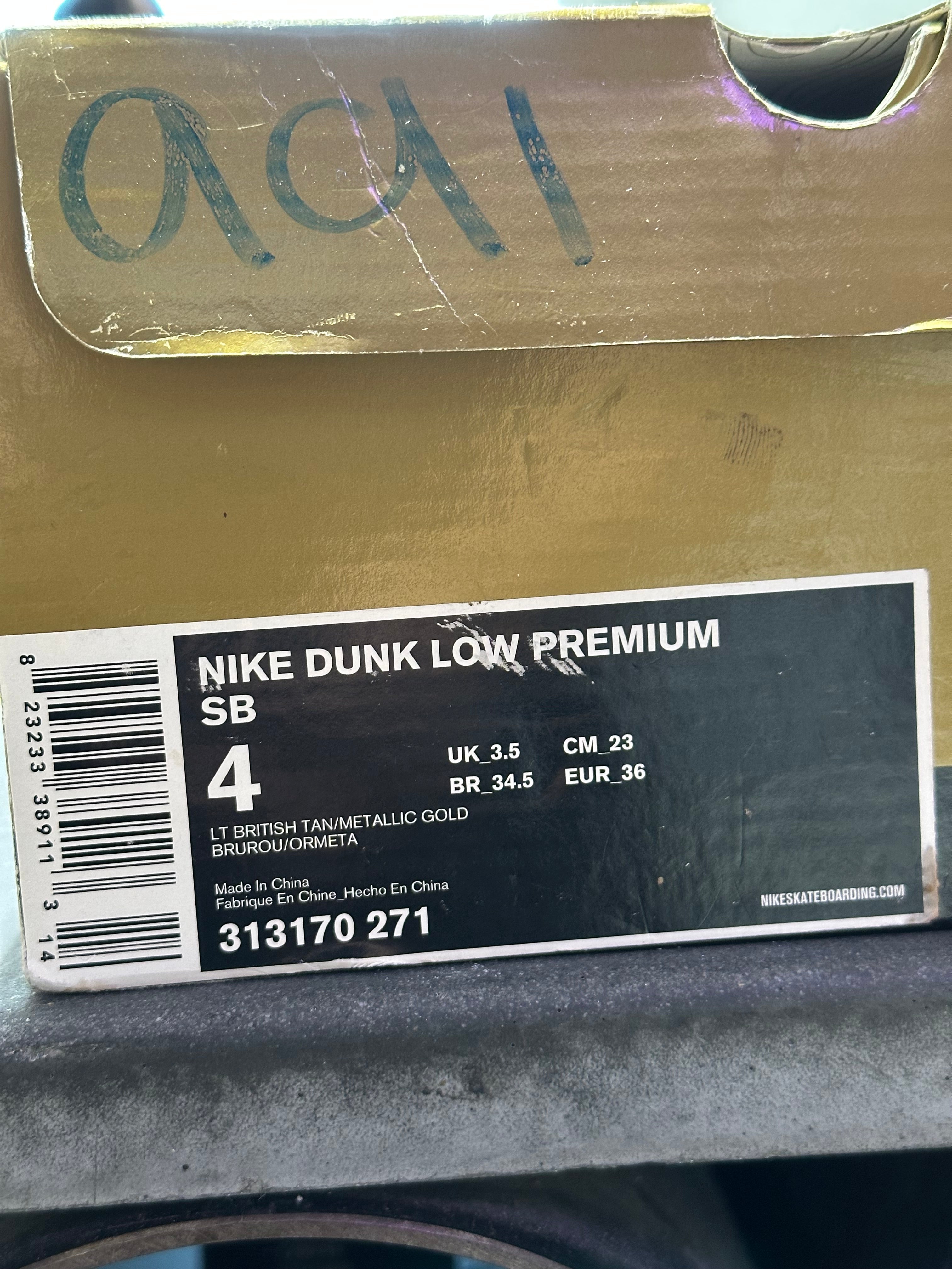Nike Dunk Low Premium SB - Gibsons Size 4