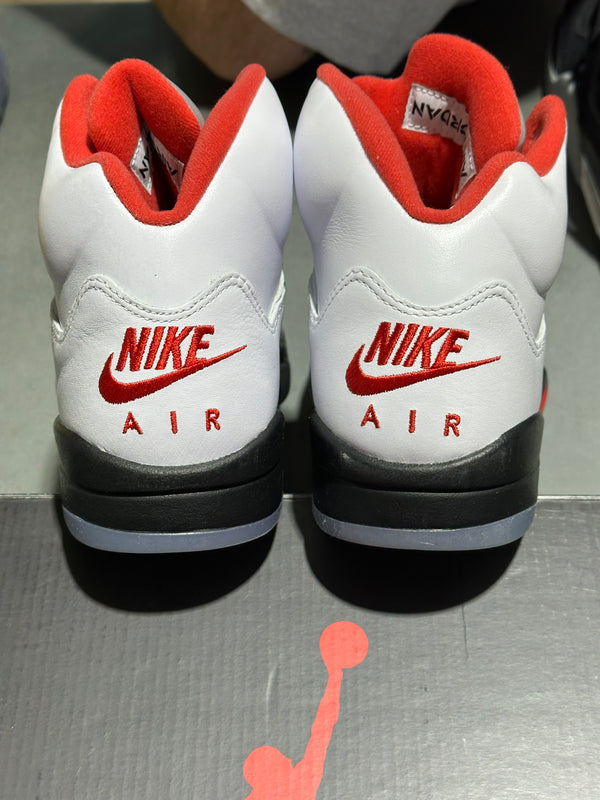 Air Jordan 5 Retro - Fire Red Silver Tongue 2020 Size 8.5