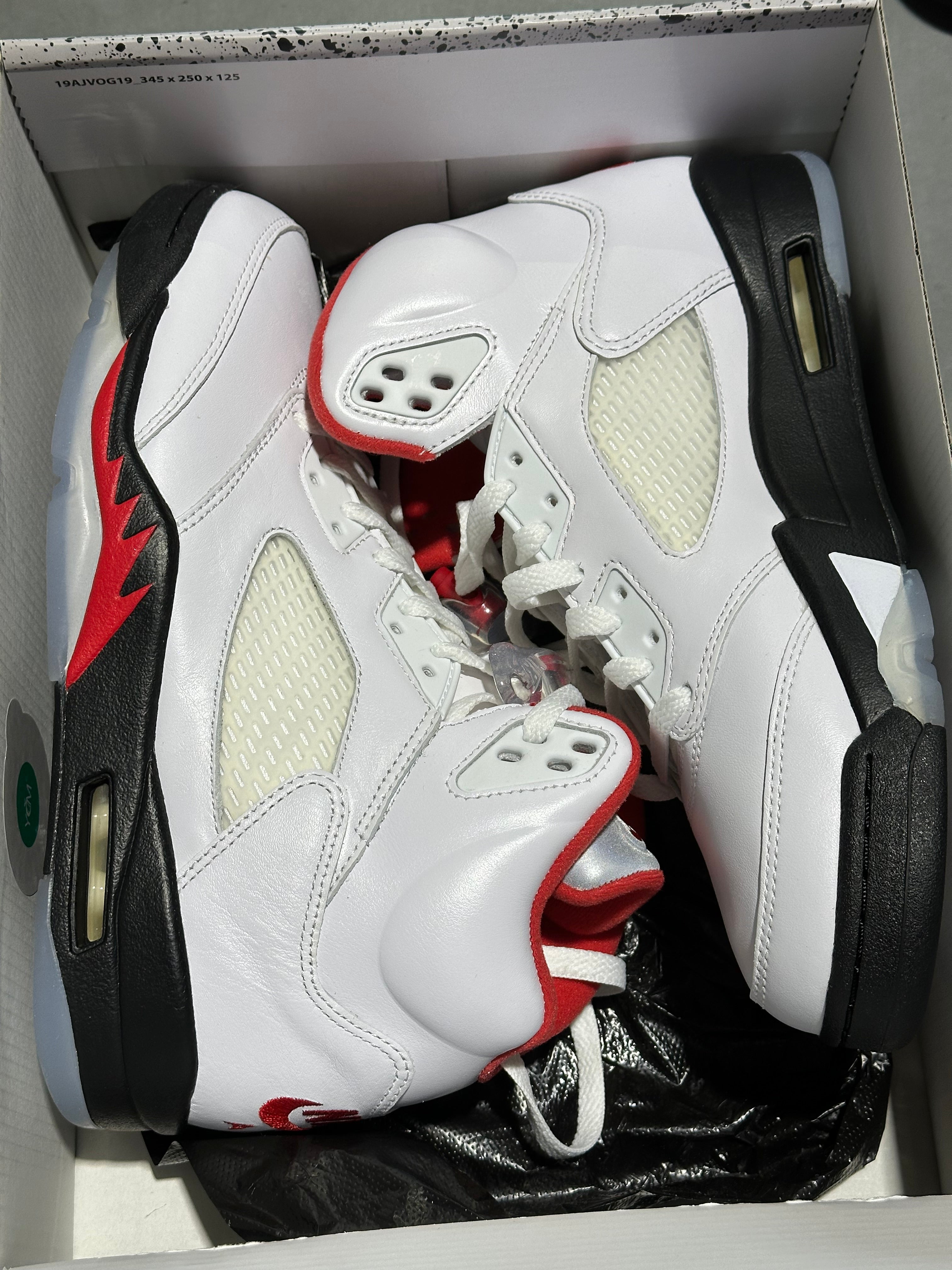 Air Jordan 5 Retro - Fire Red Silver Tongue 2020 Size 8.5