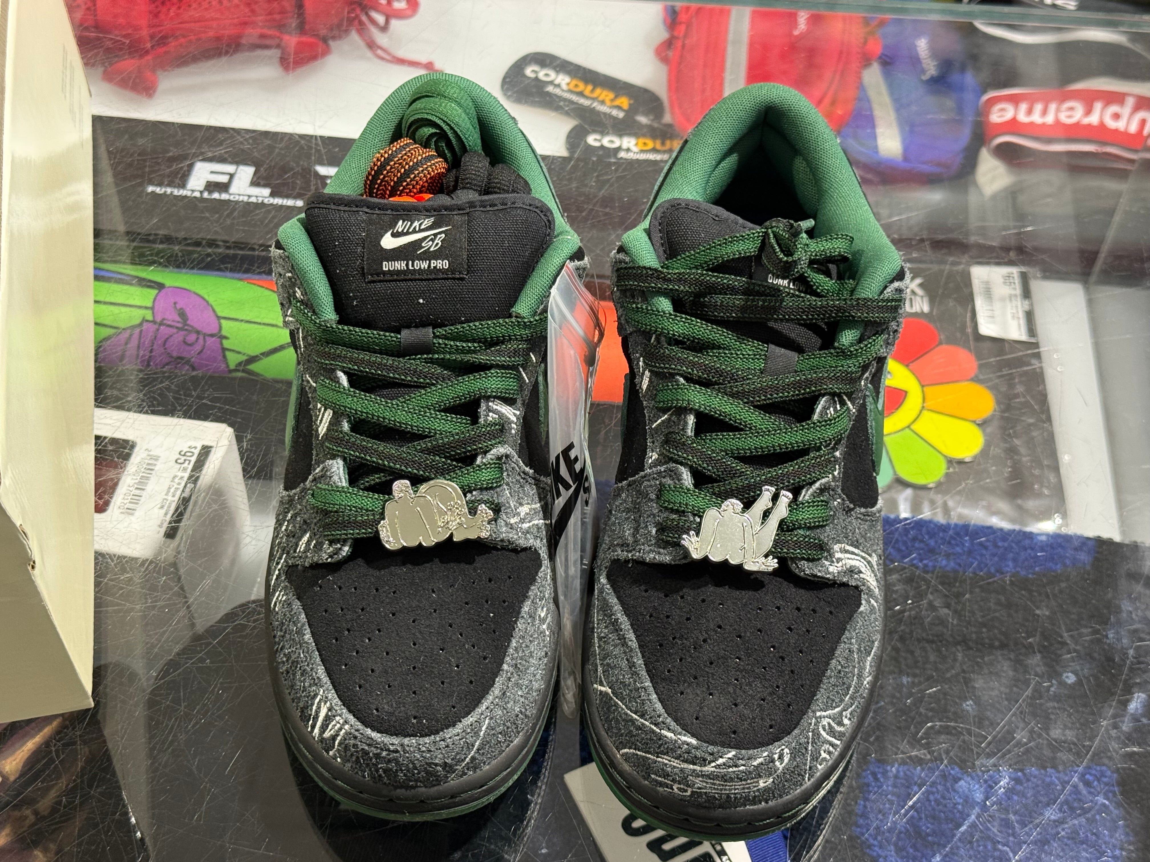 Nike SB Dunk Low QS - There Skateboards Size 9.5