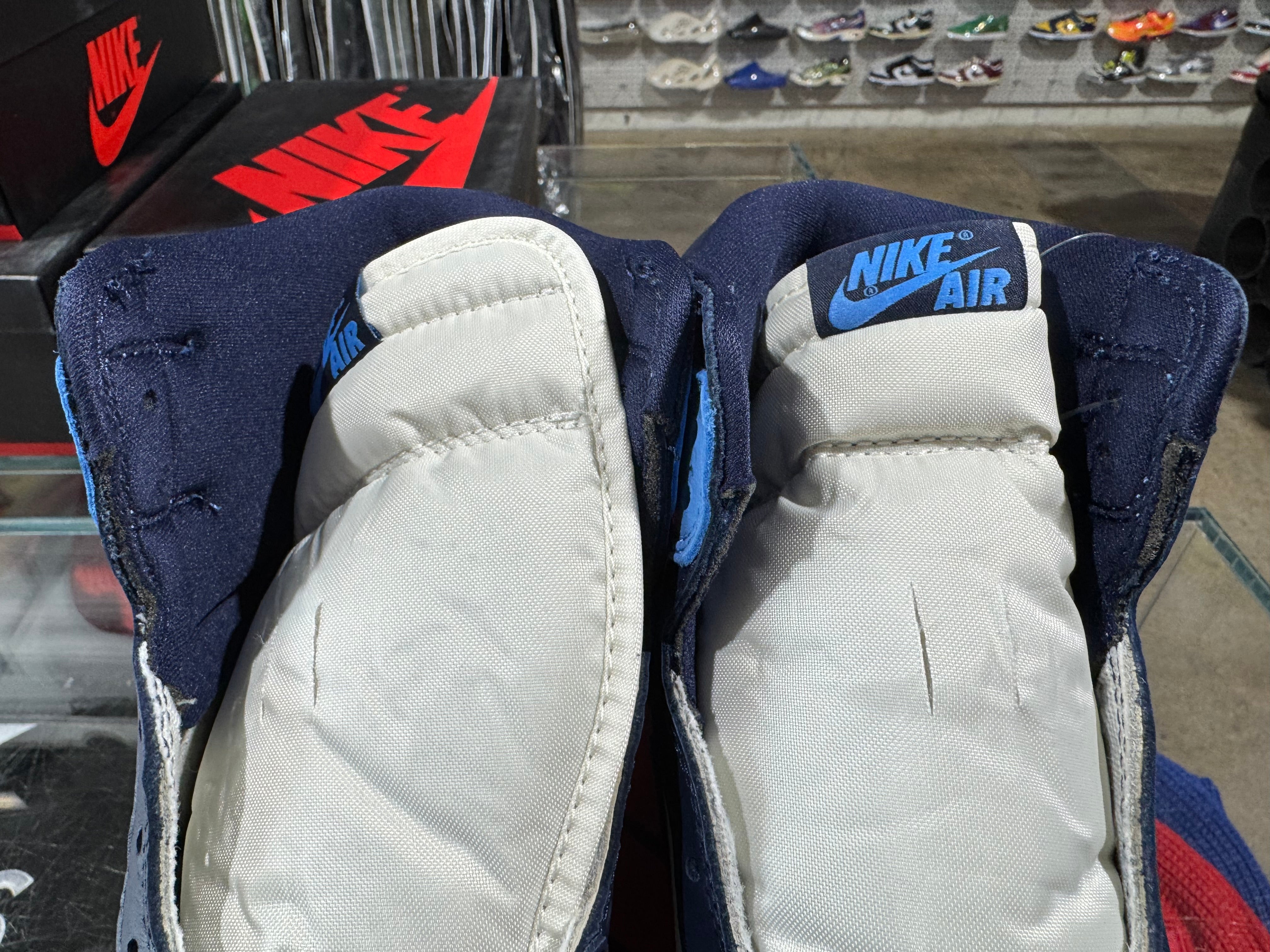 Air Jordan 1 Retro High OG - Obsidian UNC