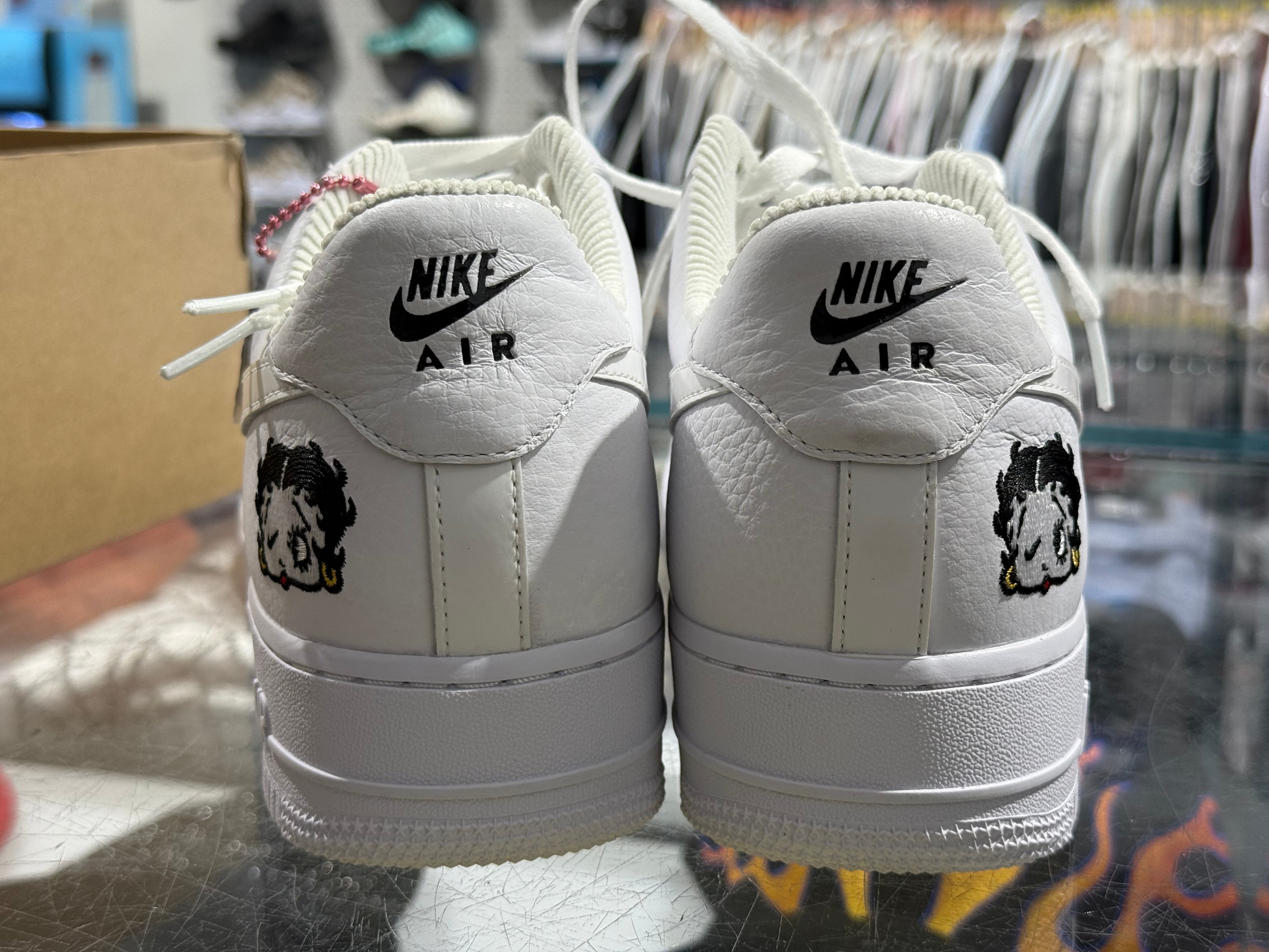 W Nike Air Force 1 07 FF - Olivia Kim Friends & Family/Betty Boop Size 12W/10.5M