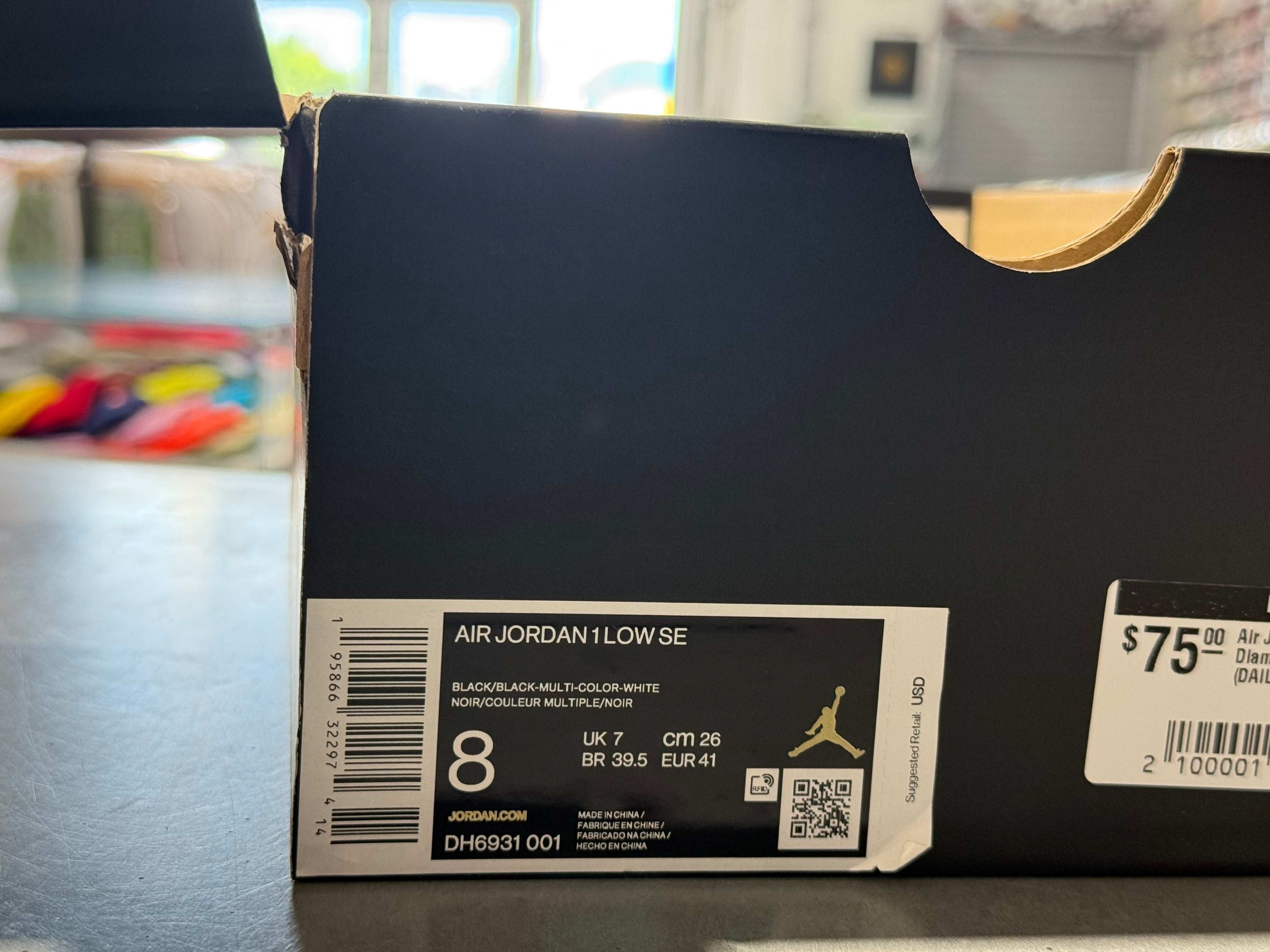 Air Jordan 1 Low SE - Diamond Shorts Size 8
