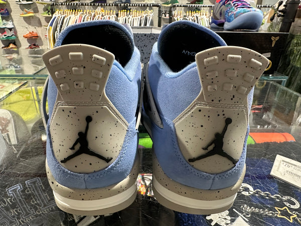 Air Jordan 4 Retro - University Blue Size 9.5