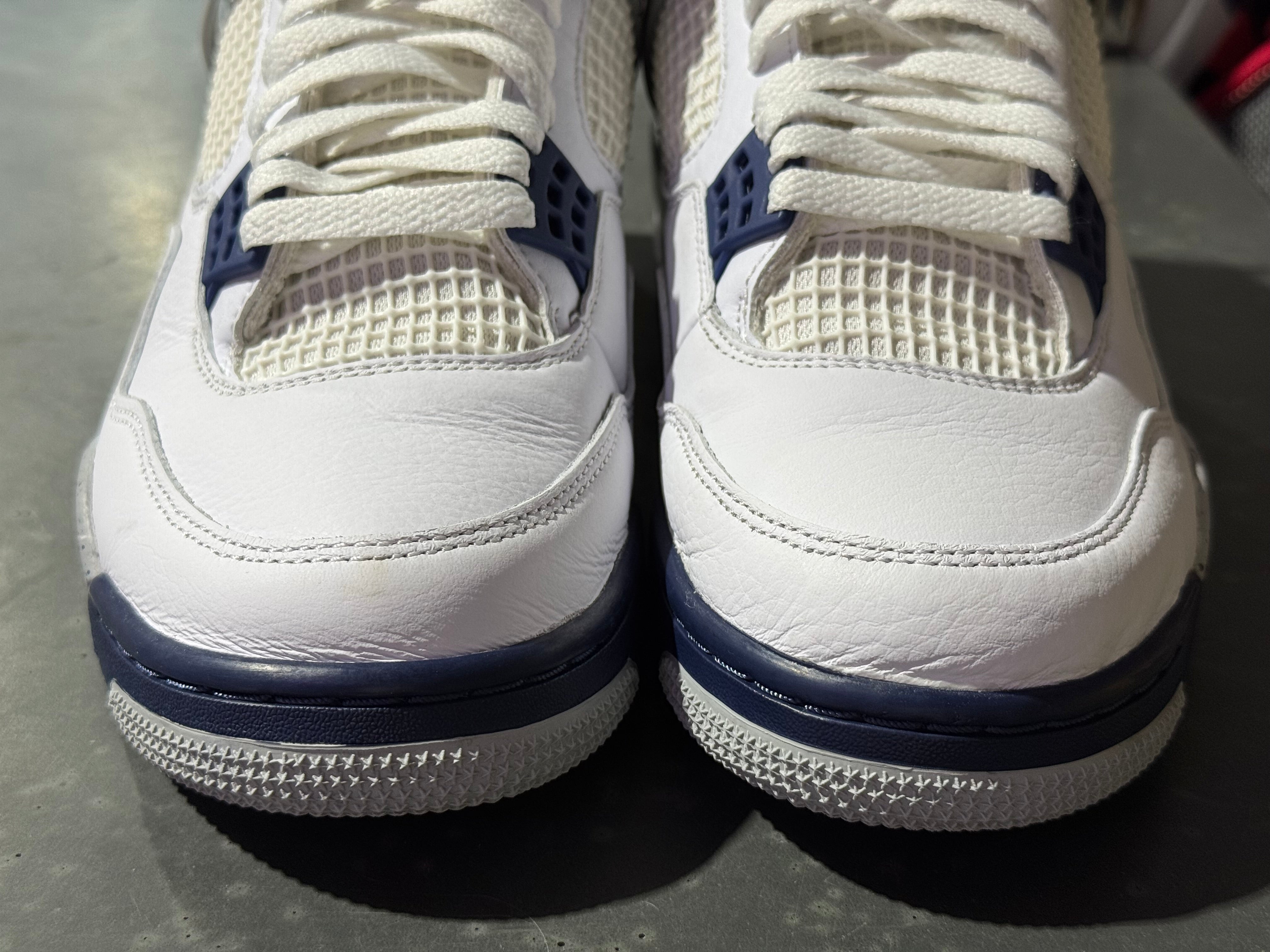 Air Jordan 4 Retro - Midnight Navy Size 9