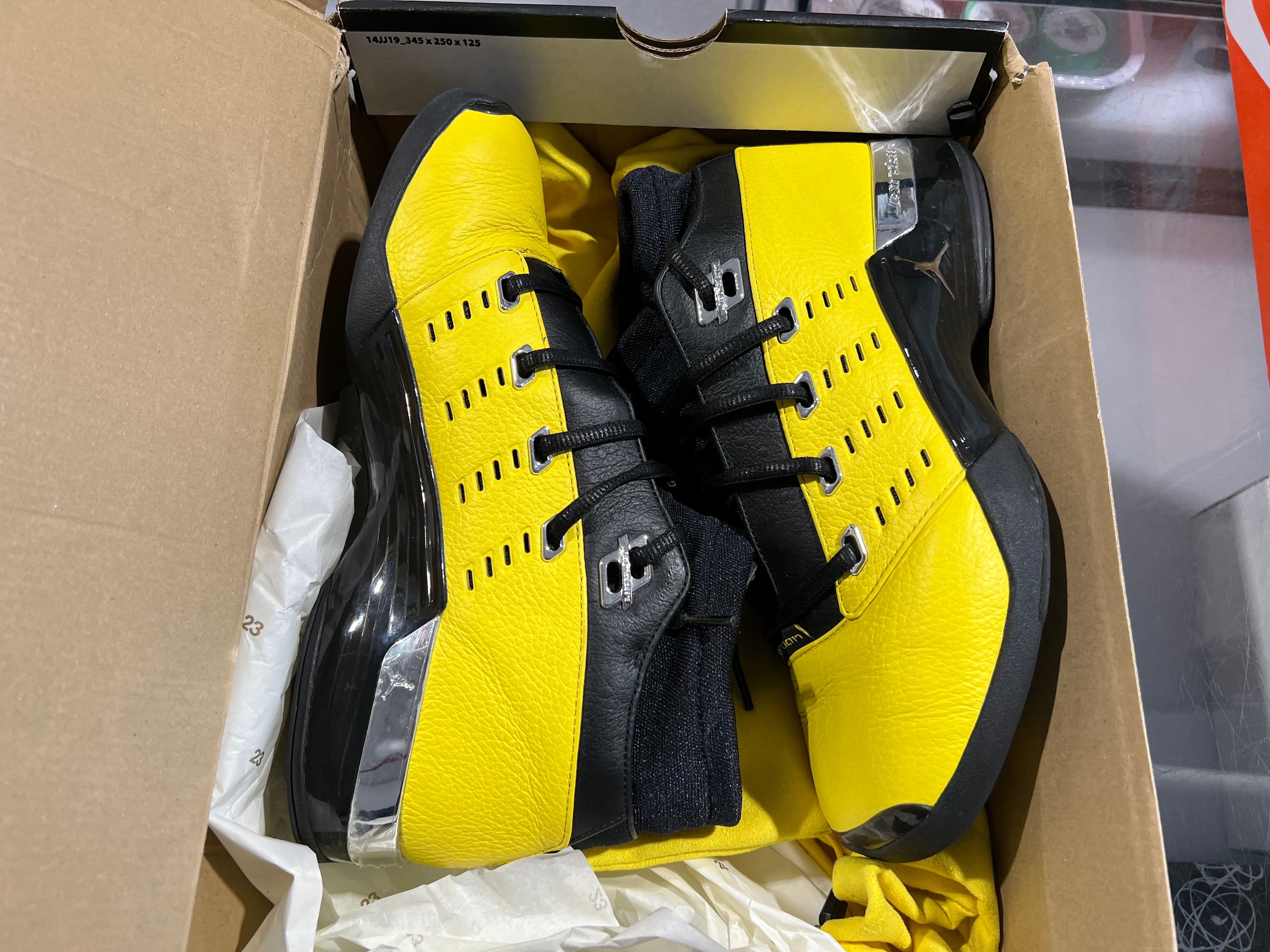 Air Jordan 17 Retro Low - SoleFly Alternate Lightning Size 9