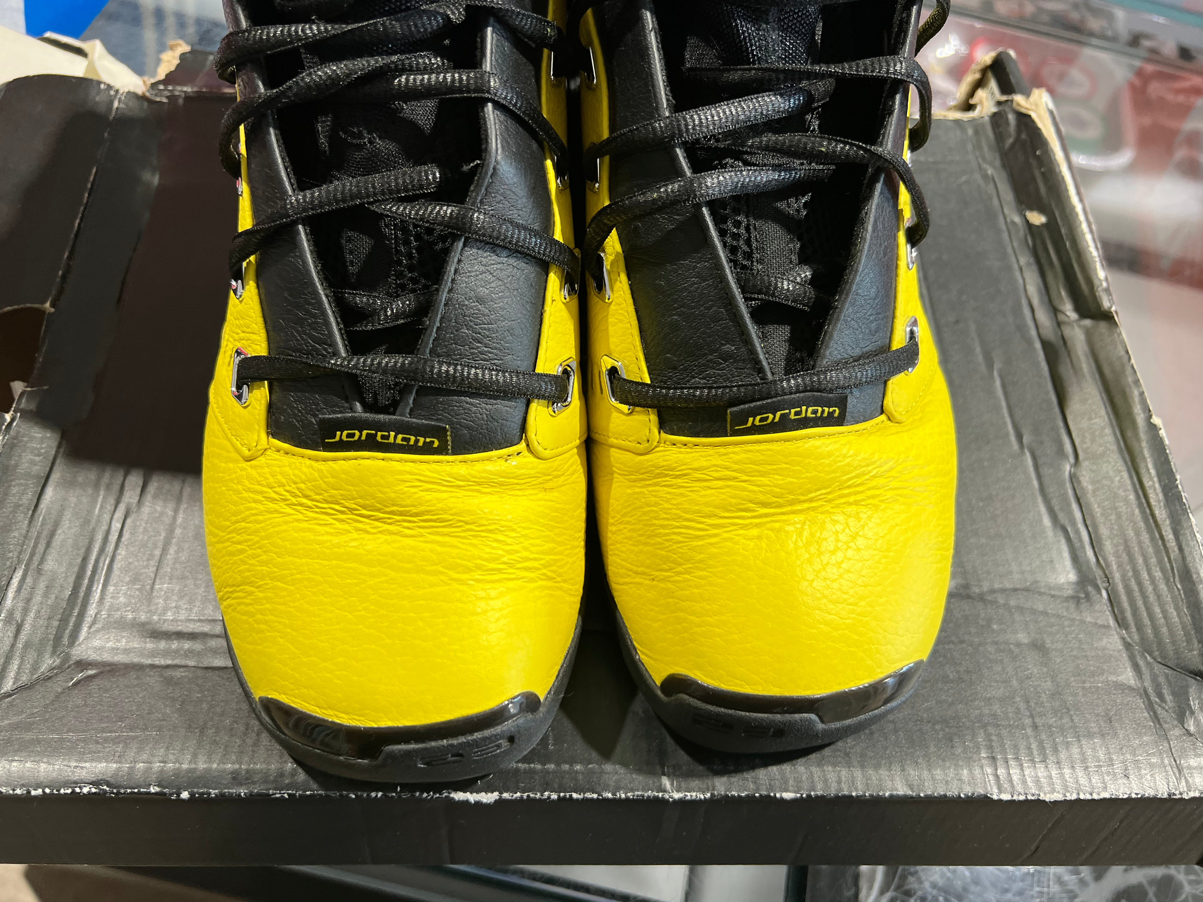 Air Jordan 17 Retro Low - SoleFly Alternate Lightning Size 9