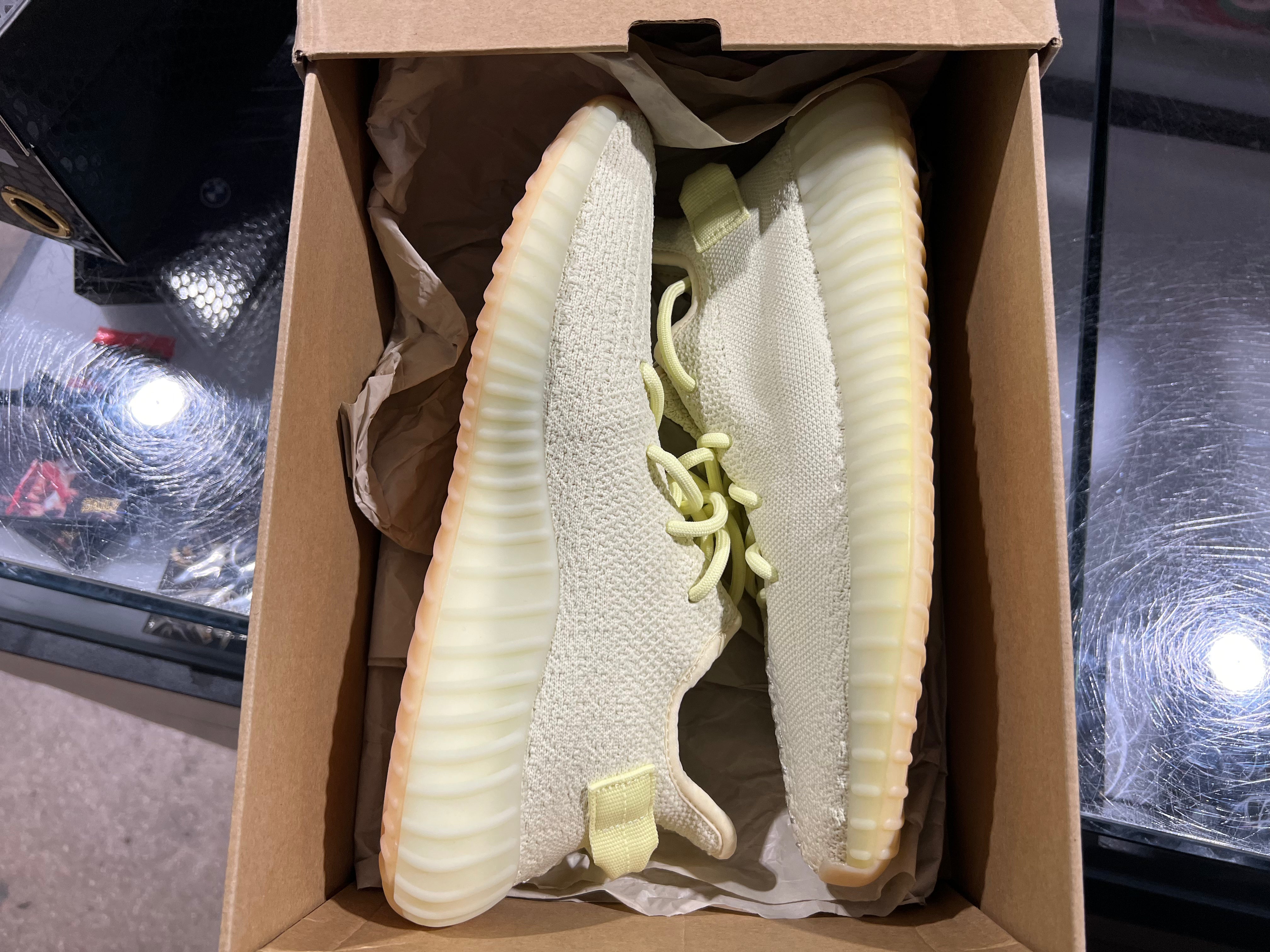 Adidas Yeezy Boost 350 V2 - Butter Size 9