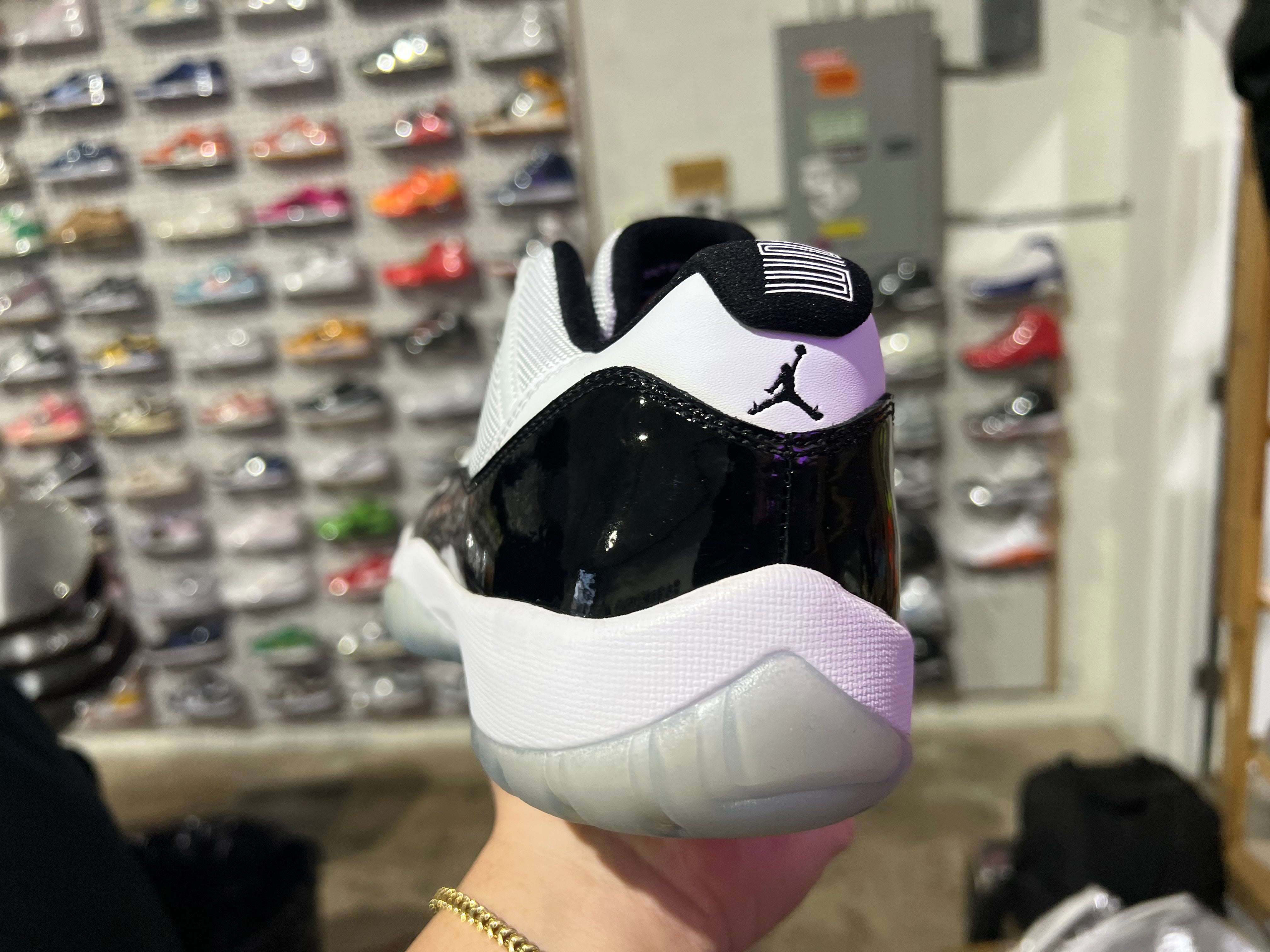 Air Jordan 11 Retro Low - Concord Size 10.5