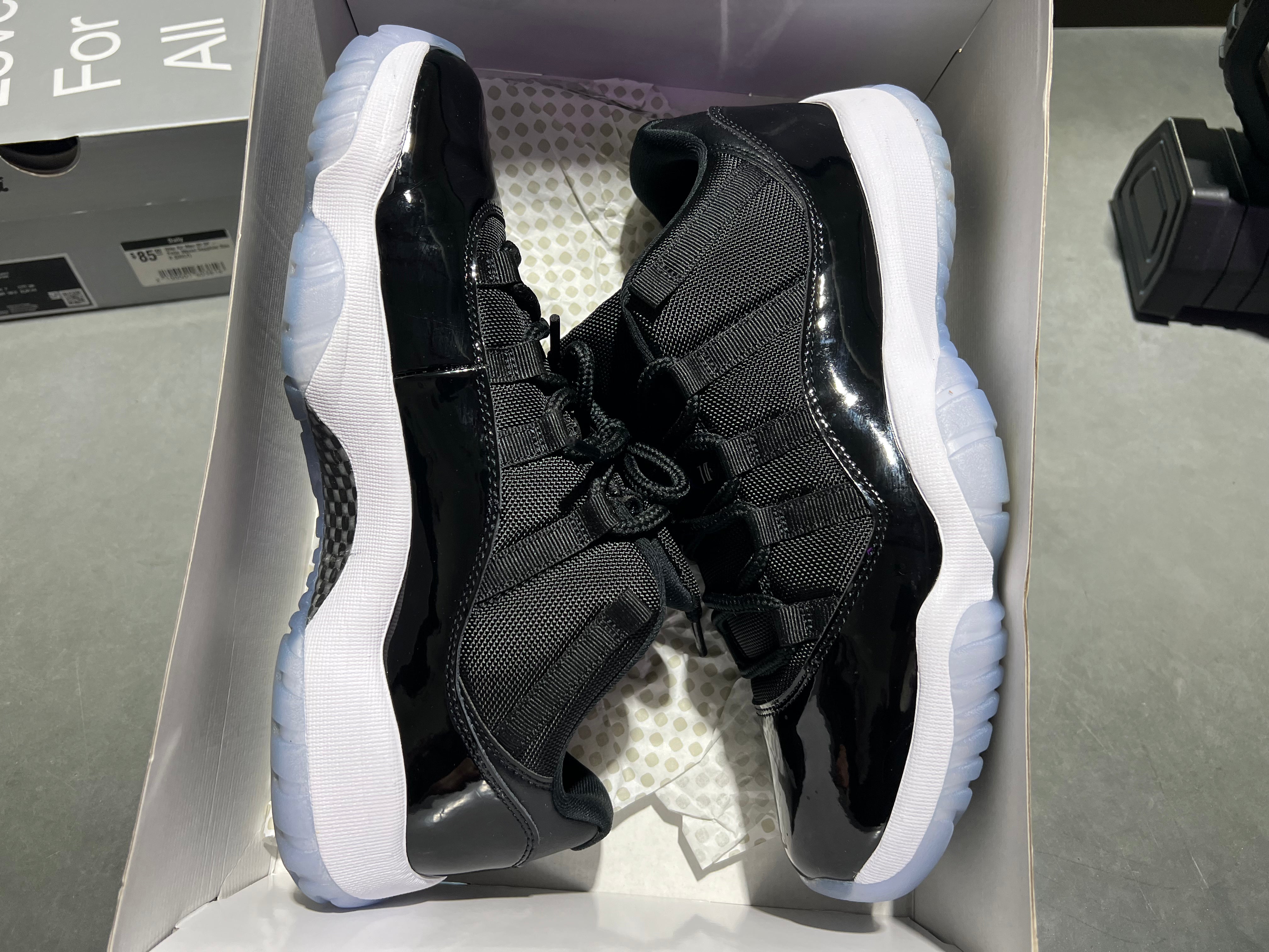 Air Jordan 11 Retro Low - Space Jam Size 10