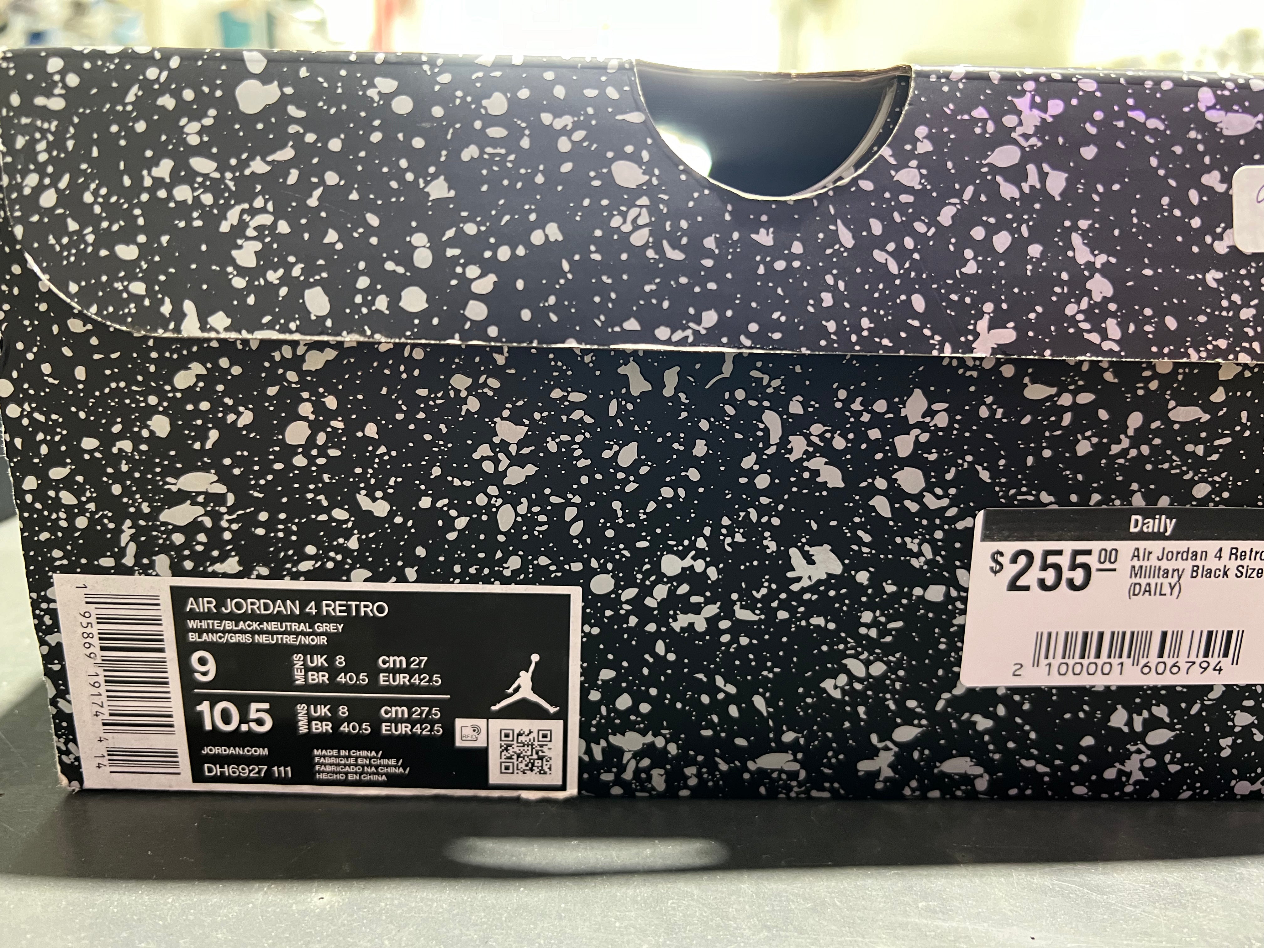 Air Jordan 4 Retro - Military Black Size 9